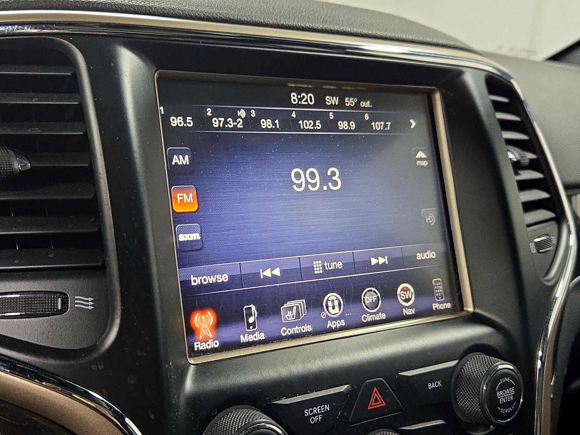 Thumbnail: 2015 Jeep Grand Cherokee - 16