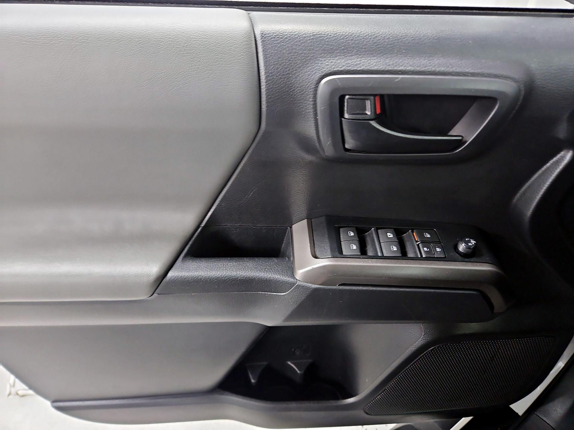 Thumbnail: 2022 Toyota Tacoma - 12