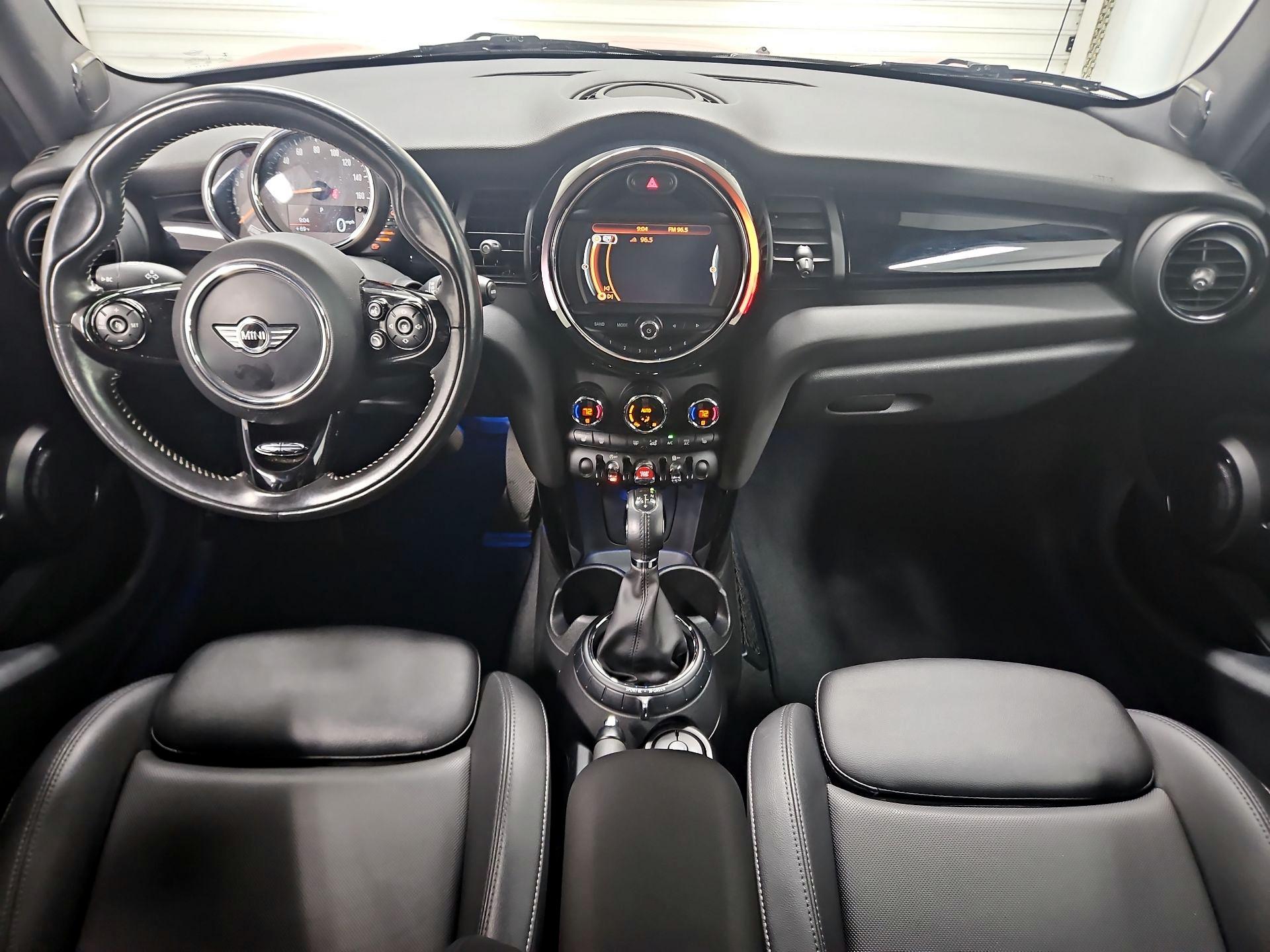 Thumbnail: 2016 MINI Cooper Hardtop - 9