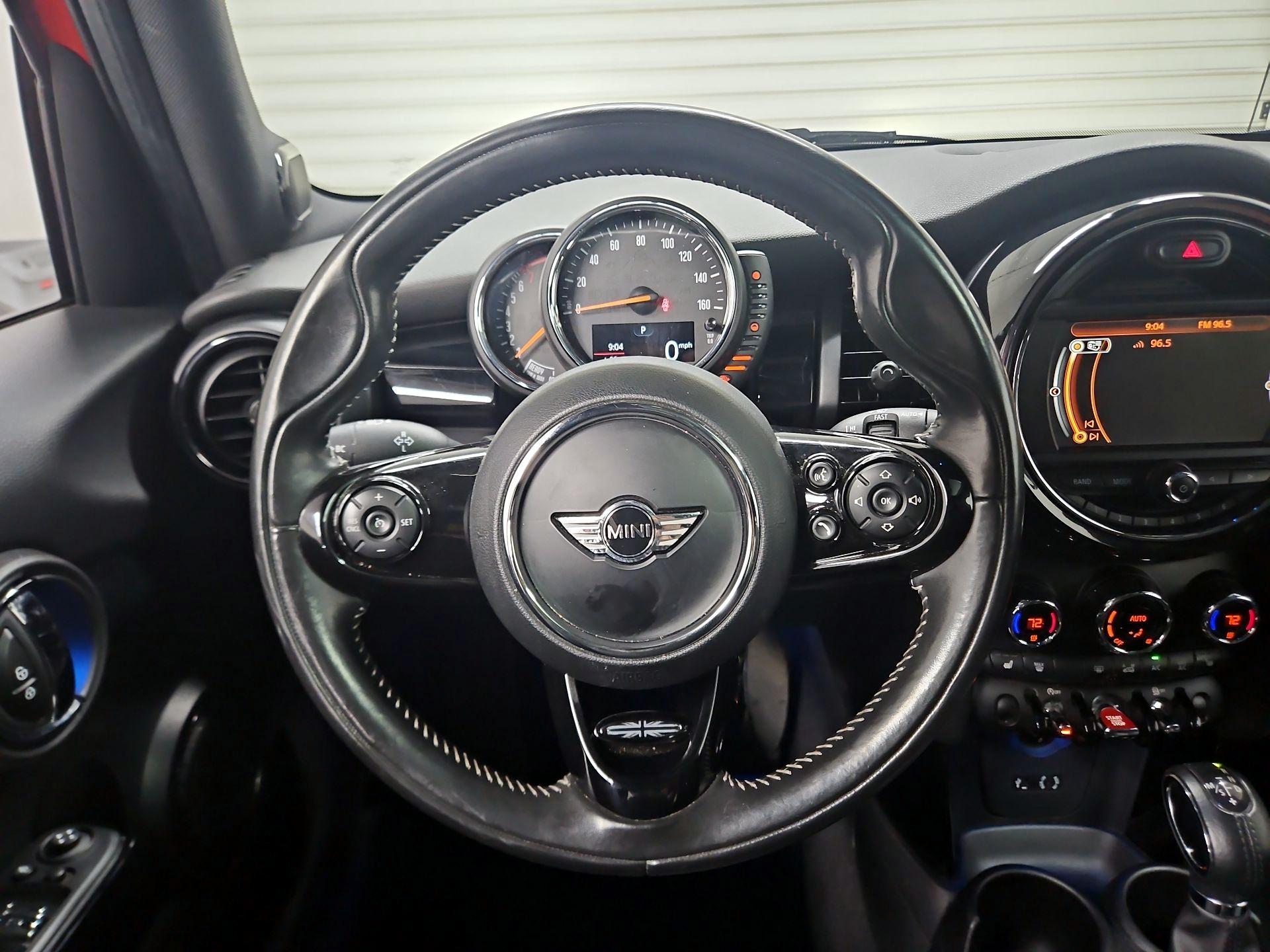 Thumbnail: 2016 MINI Cooper Hardtop - 10