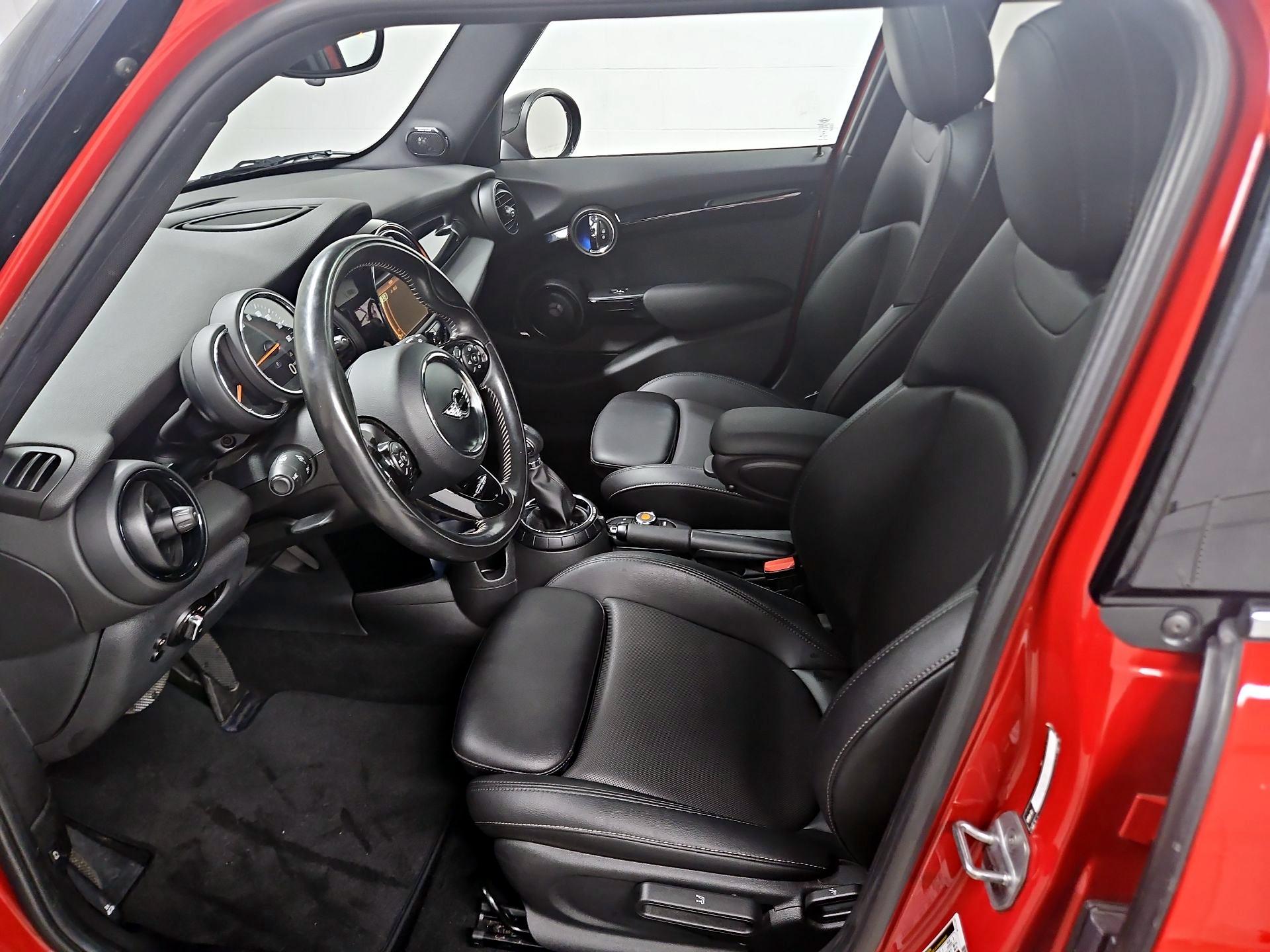 Thumbnail: 2016 MINI Cooper Hardtop - 11