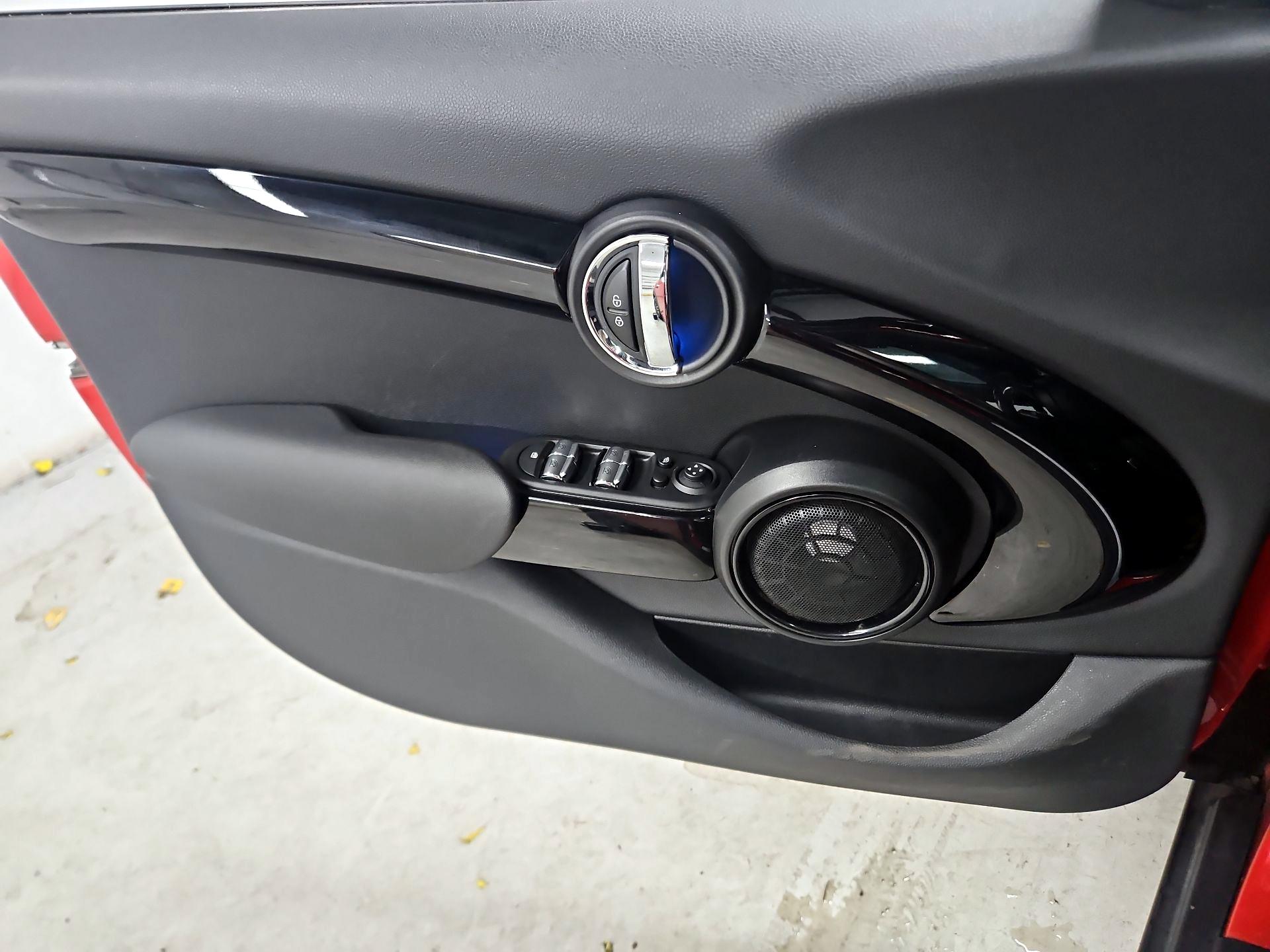 Thumbnail: 2016 MINI Cooper Hardtop - 12