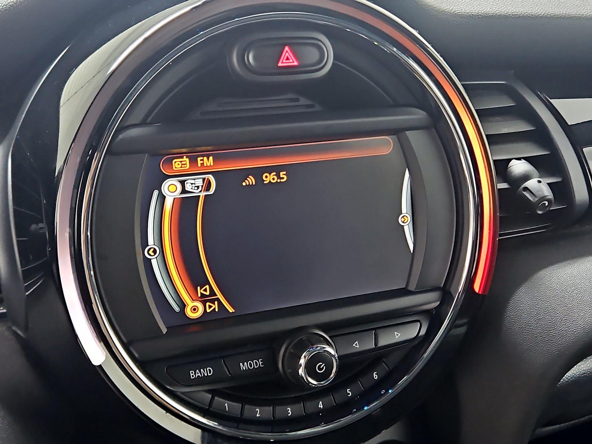 Thumbnail: 2016 MINI Cooper Hardtop - 14