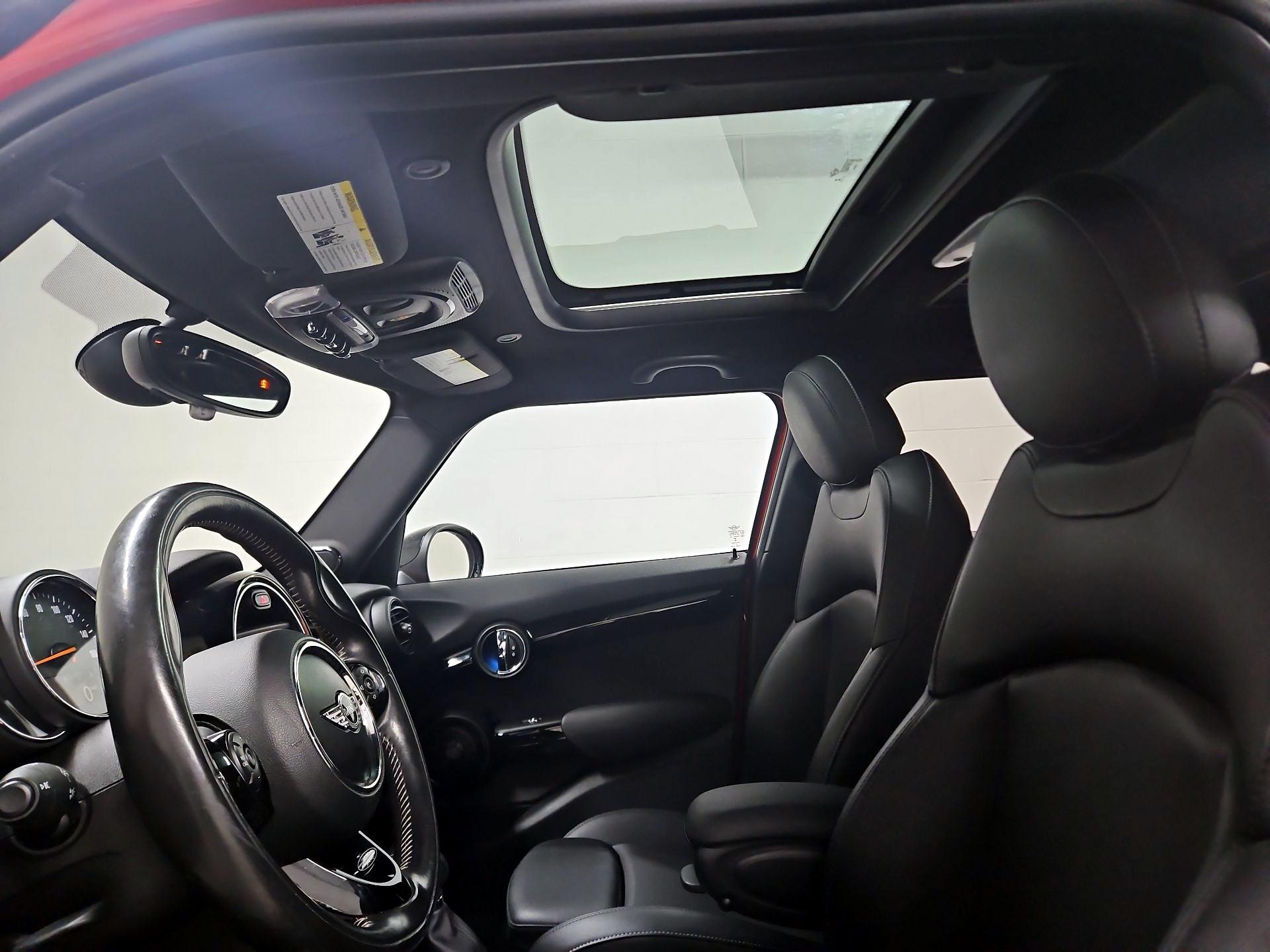 Thumbnail: 2016 MINI Cooper Hardtop - 18