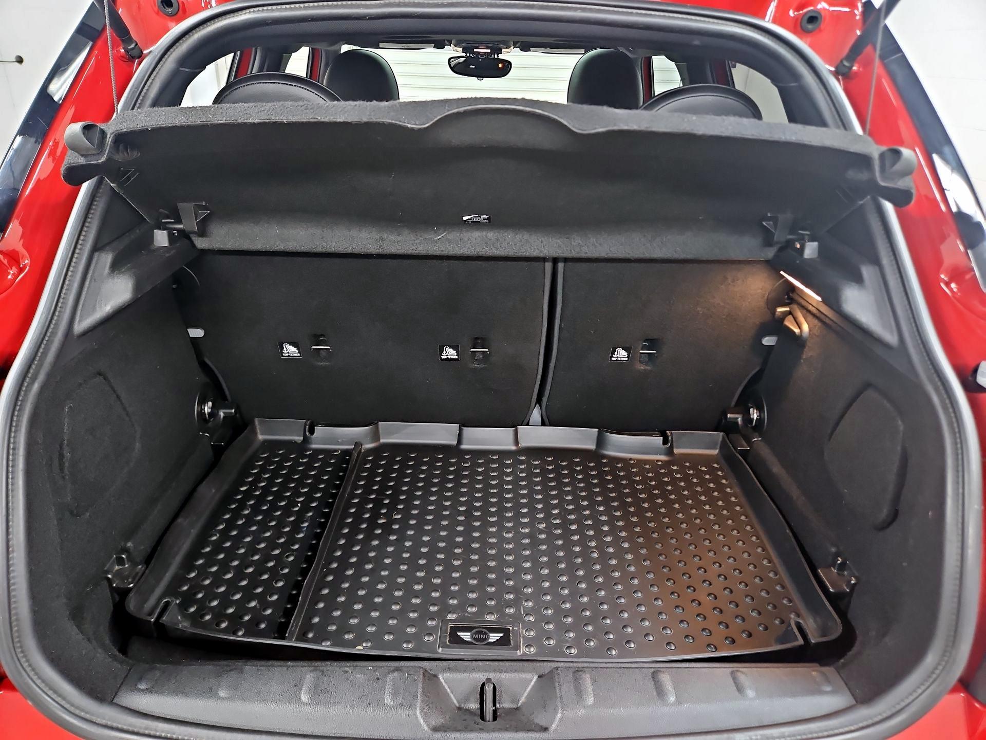 Thumbnail: 2016 MINI Cooper Hardtop - 20