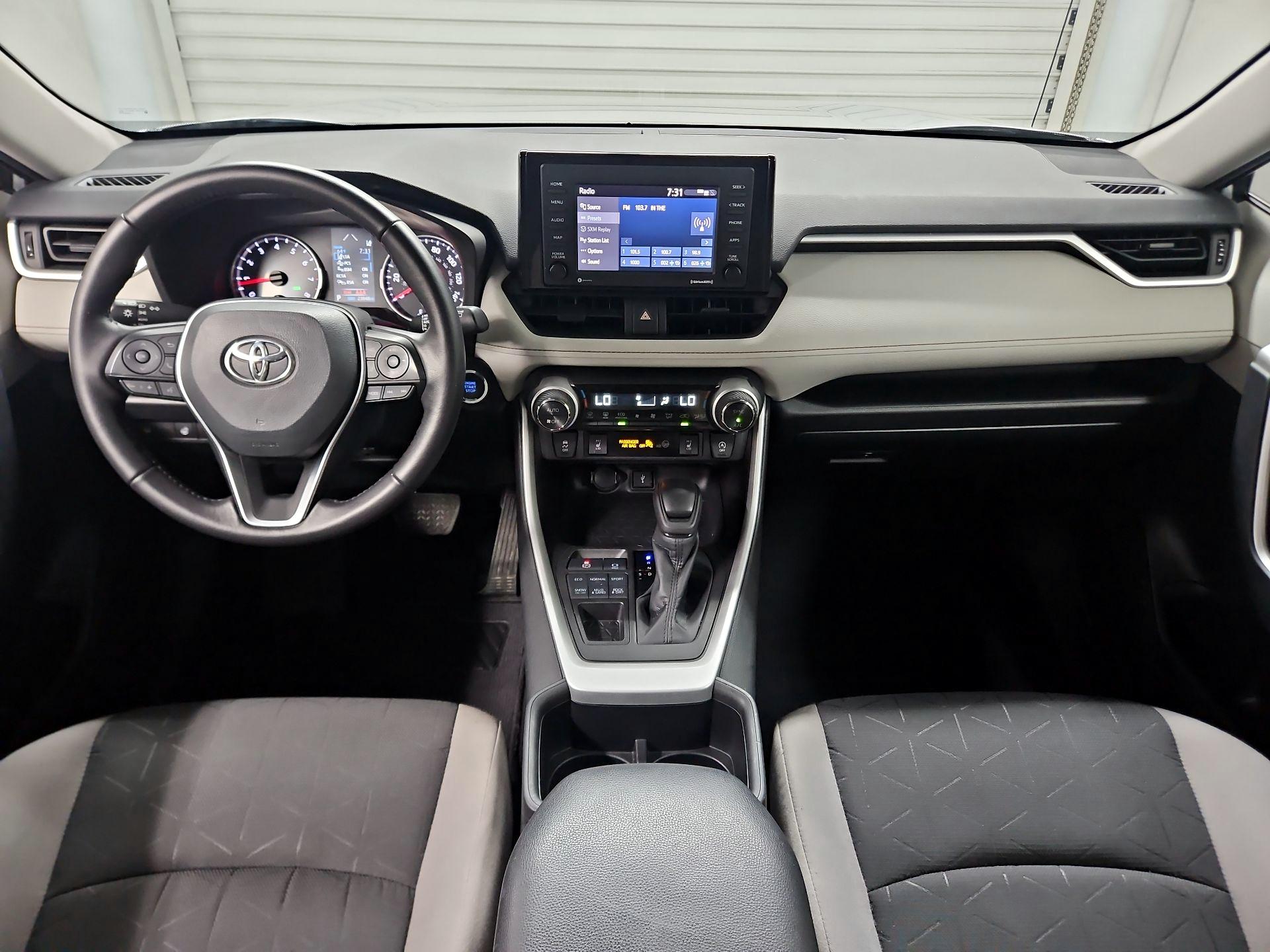 Thumbnail: 2022 Toyota RAV4 - 9