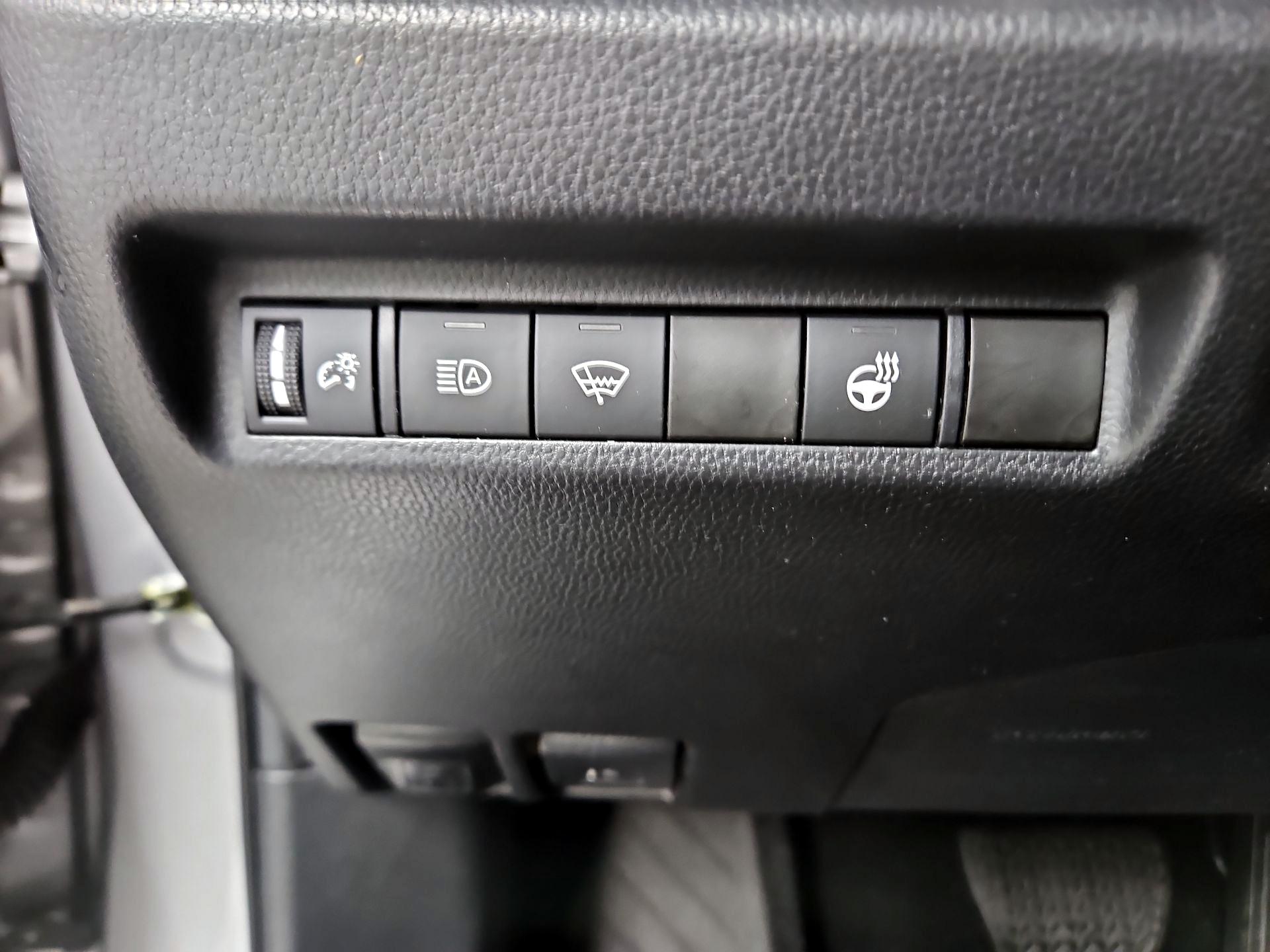 Thumbnail: 2022 Toyota RAV4 - 13