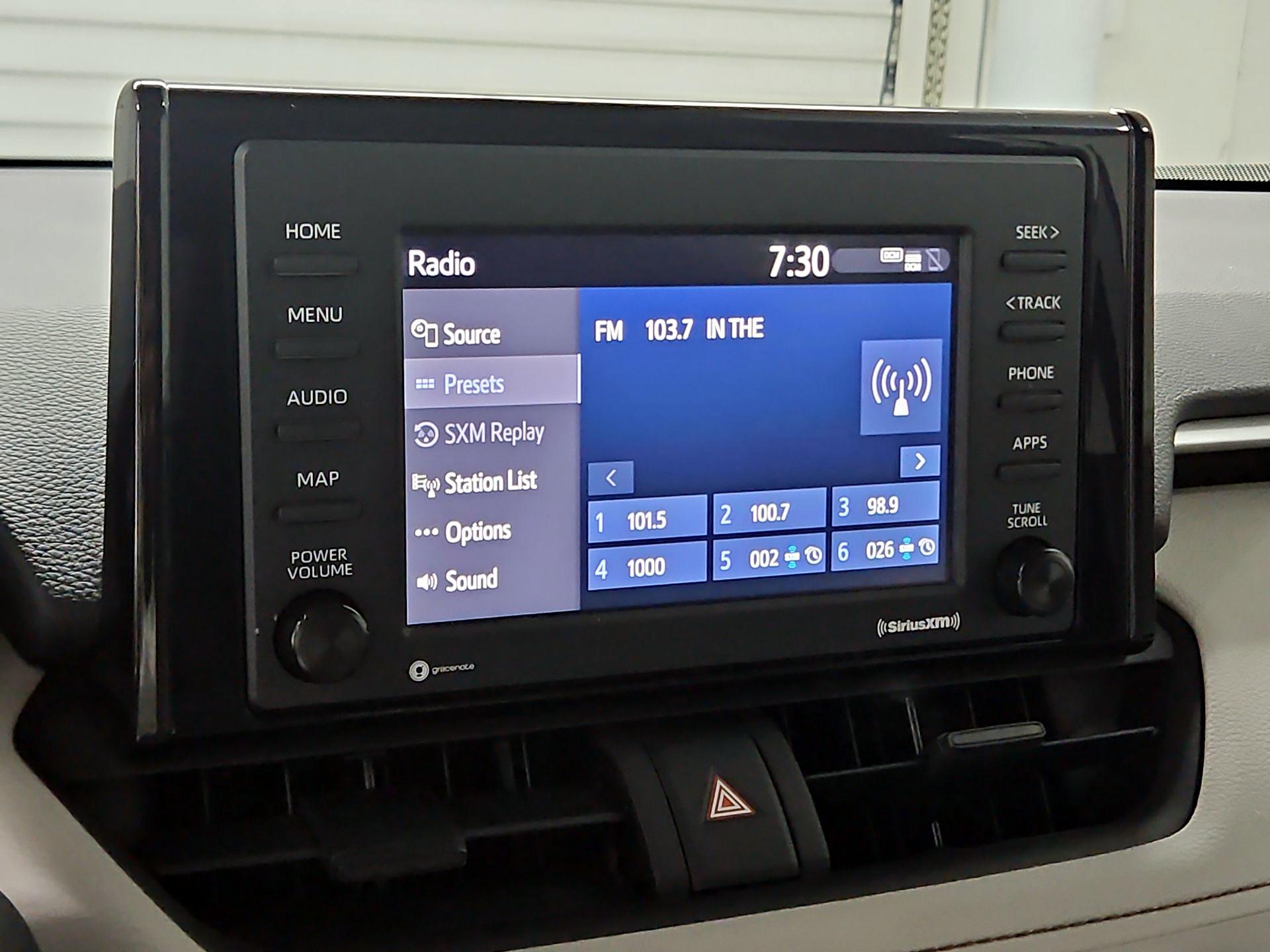 Thumbnail: 2022 Toyota RAV4 - 15