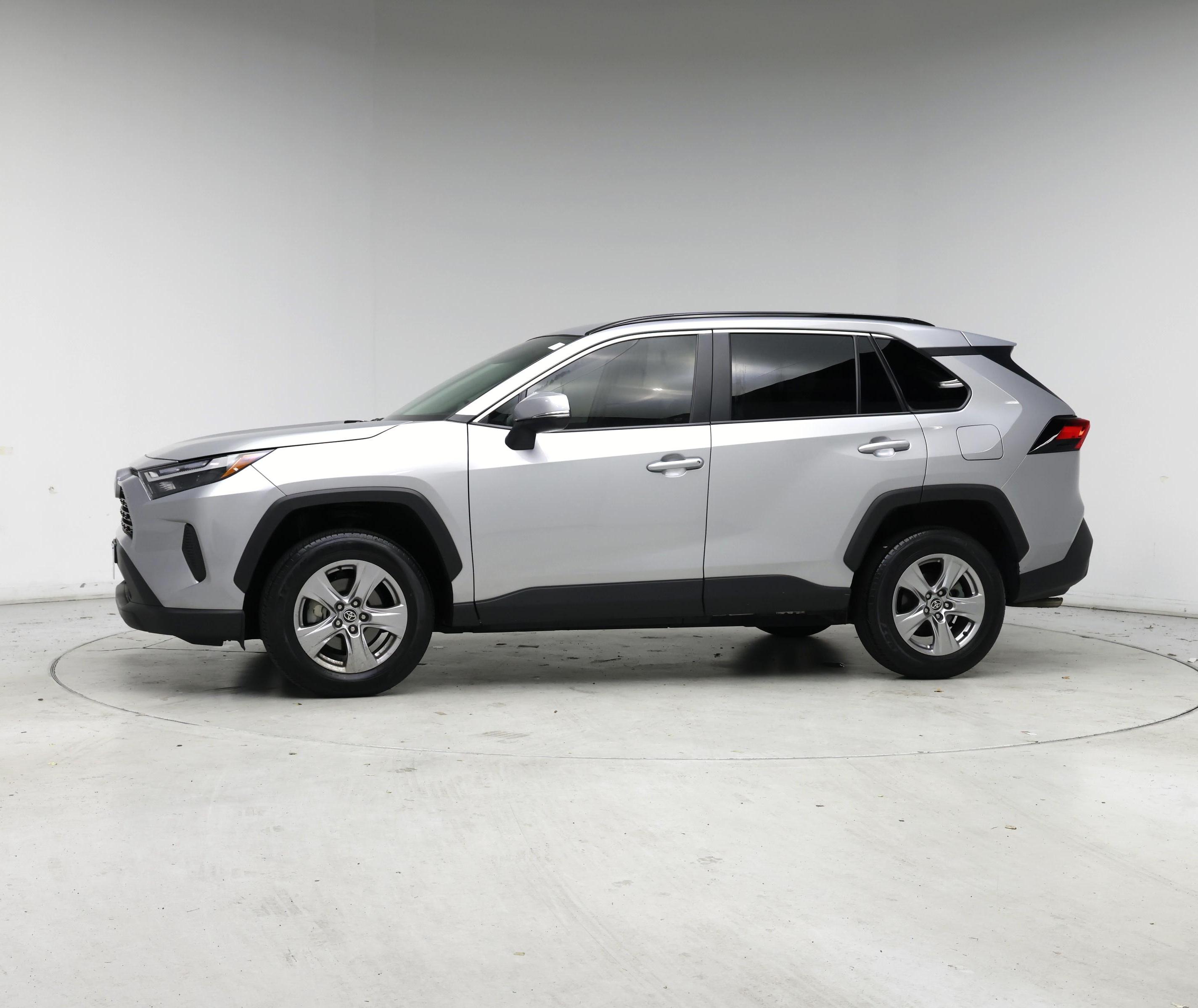 Thumbnail: 2022 Toyota RAV4 - 3