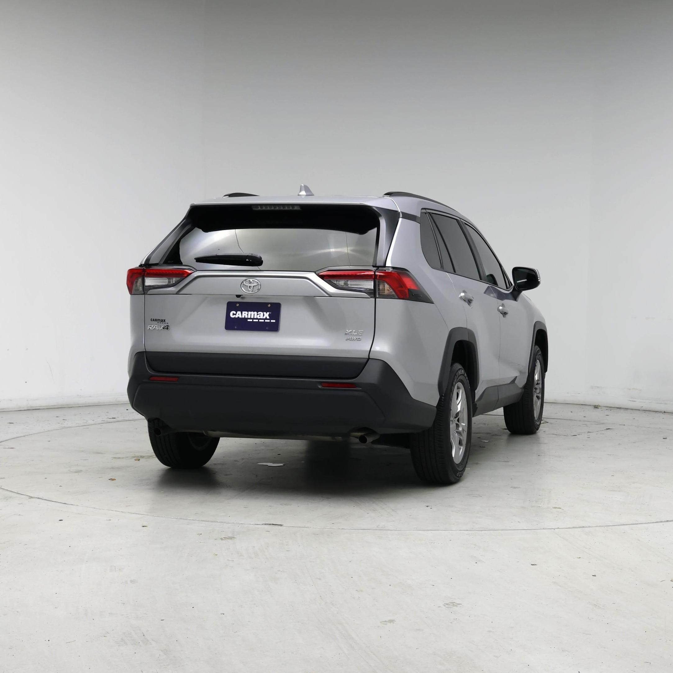 Thumbnail: 2022 Toyota RAV4 - 8