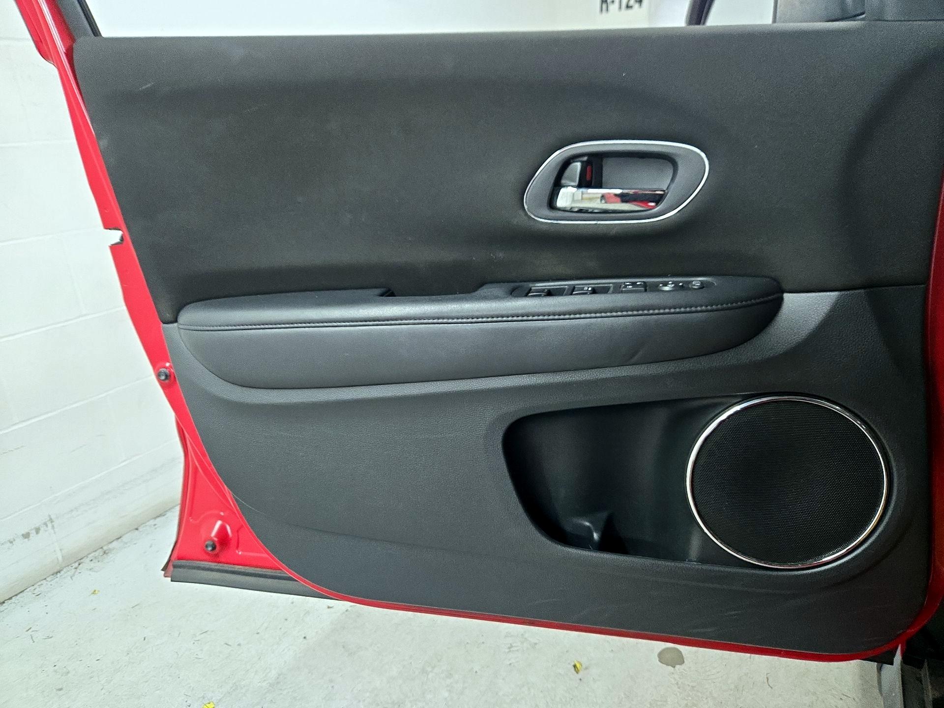 Thumbnail: 2017 Honda HR-V - 12