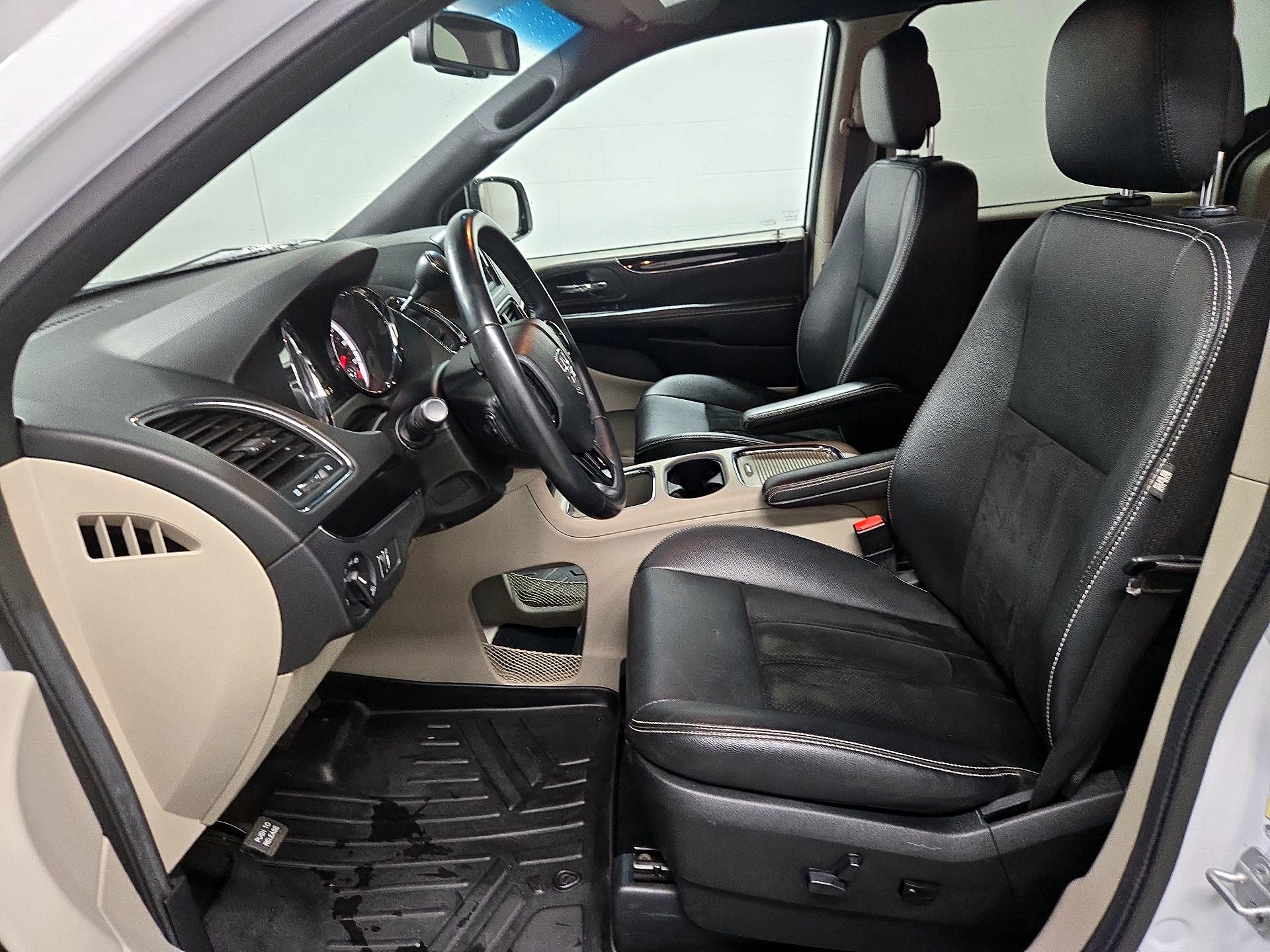 Thumbnail: 2018 Dodge Grand Caravan - 11