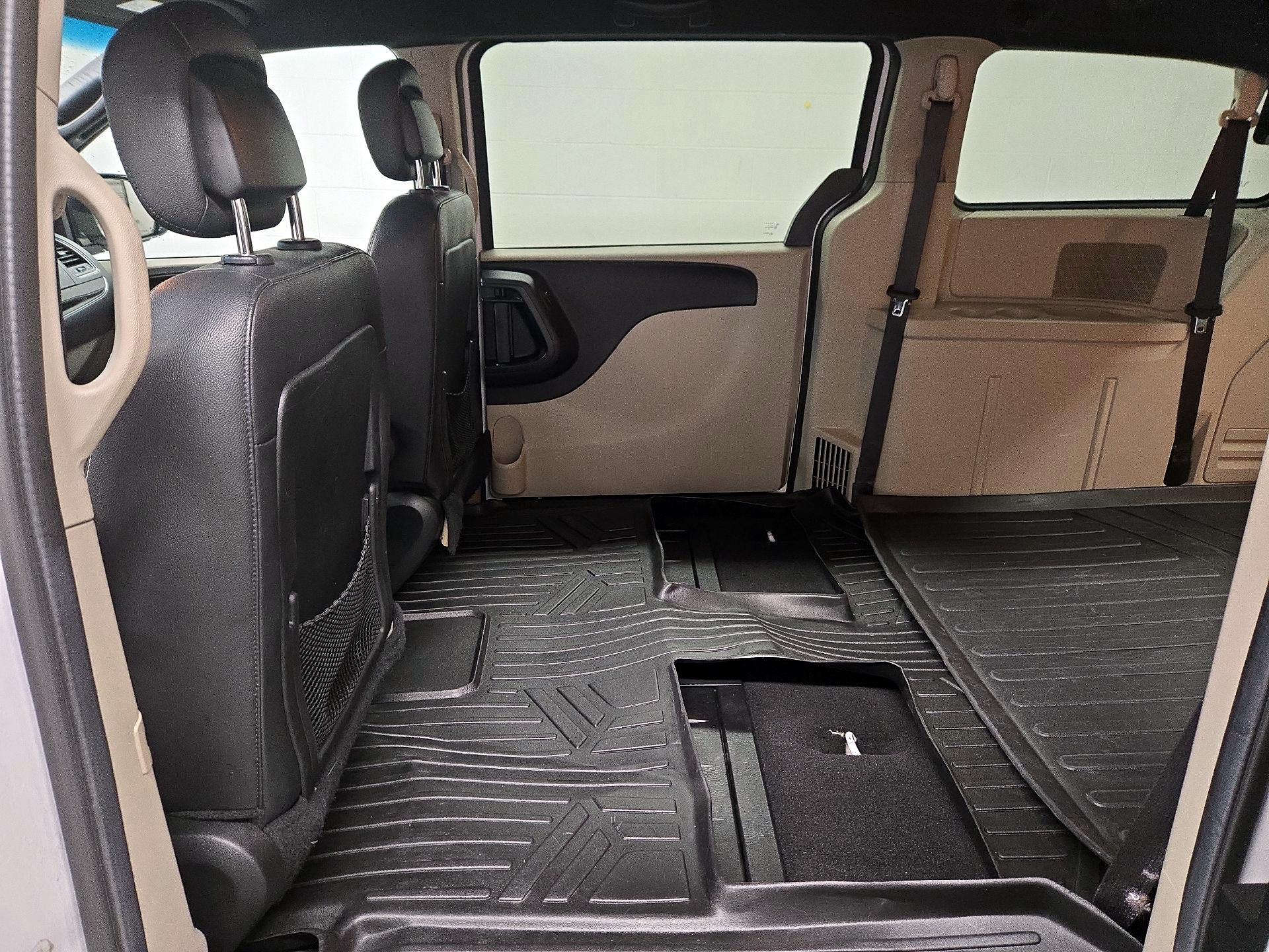 Thumbnail: 2018 Dodge Grand Caravan - 19