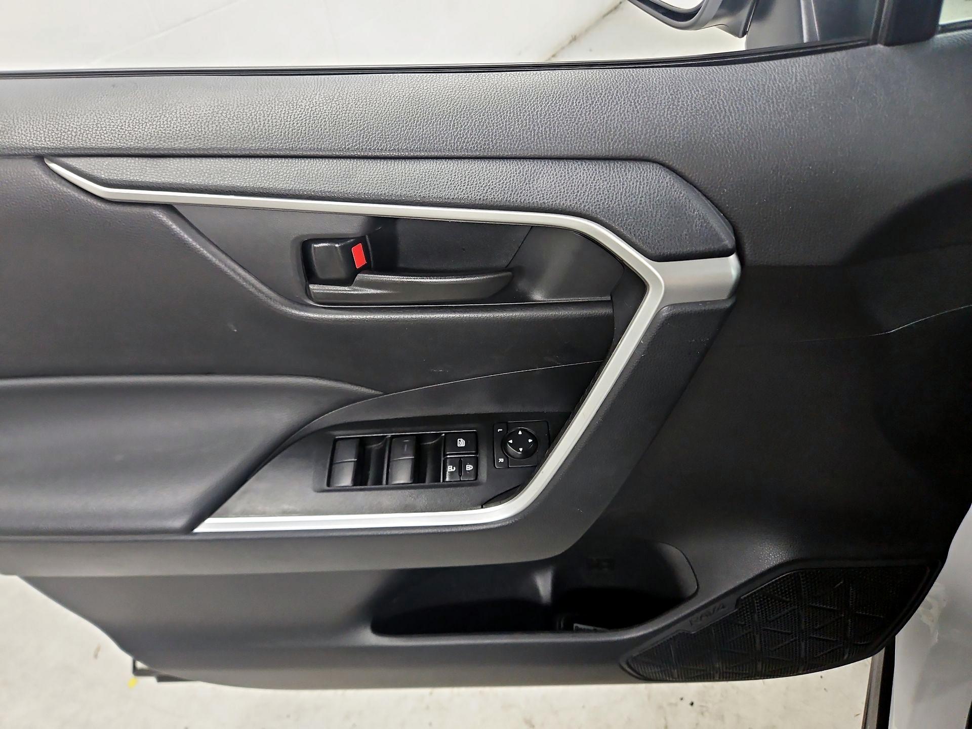 Thumbnail: 2024 Toyota RAV4 - 12