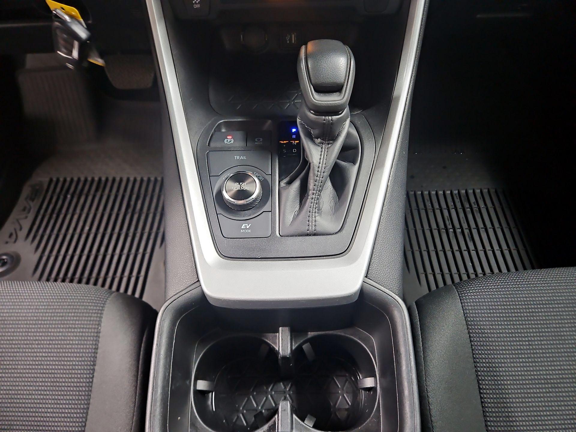 Thumbnail: 2024 Toyota RAV4 - 17