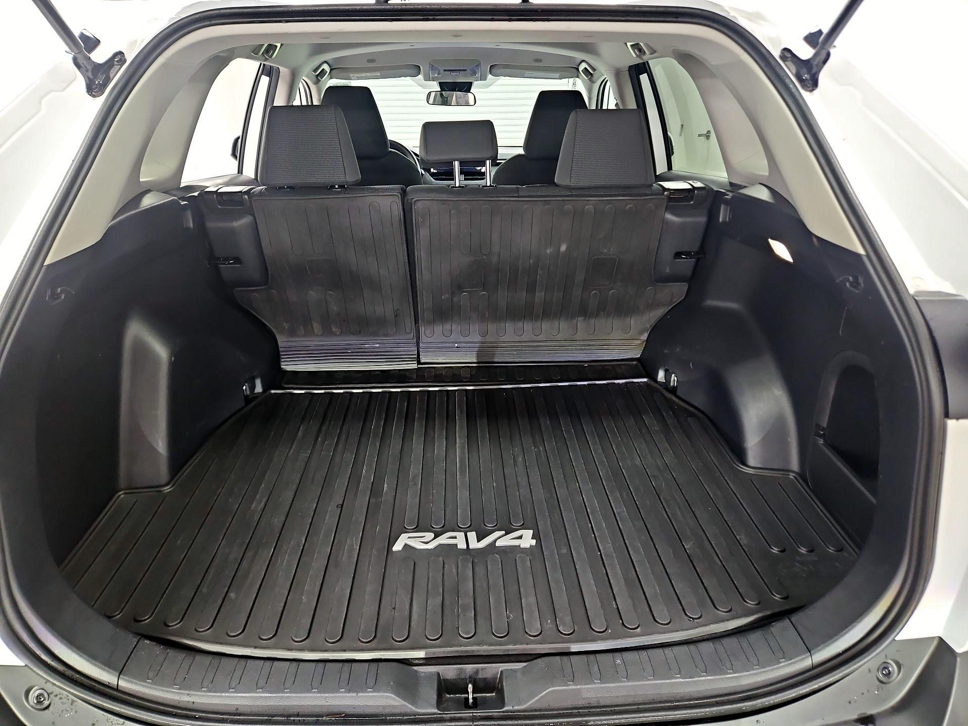 Thumbnail: 2024 Toyota RAV4 - 20