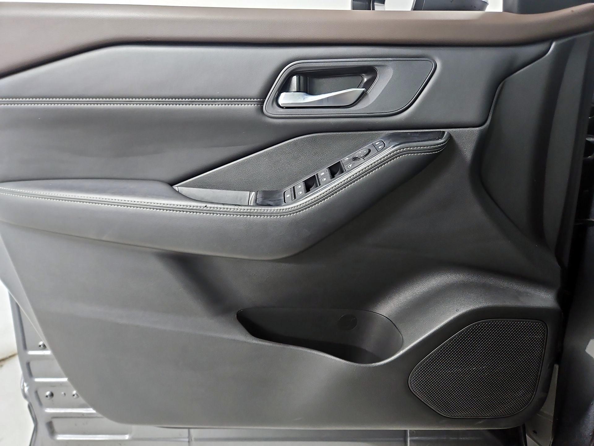 Thumbnail: 2023 Nissan Rogue - 12