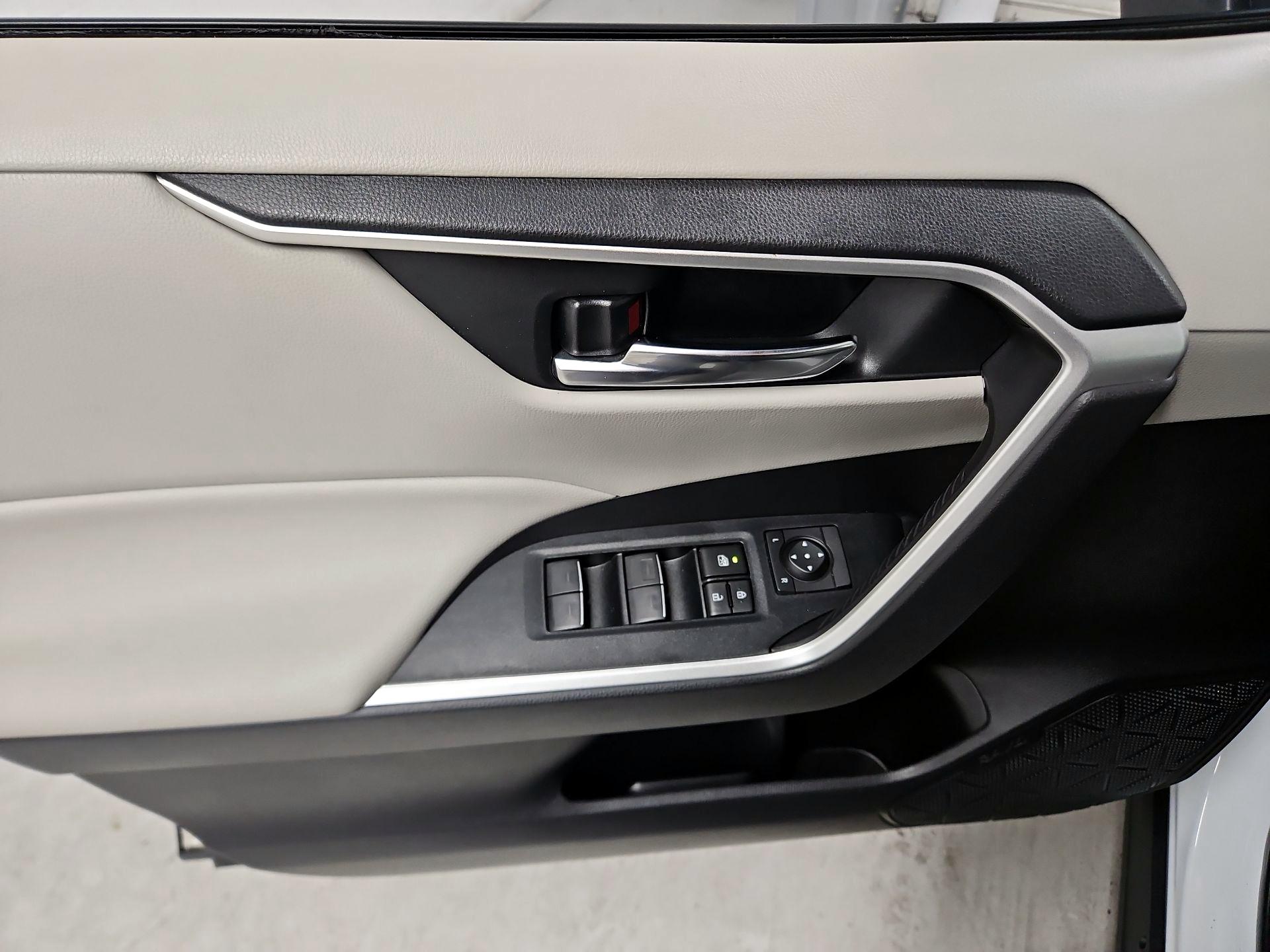 Thumbnail: 2023 Toyota RAV4 - 12