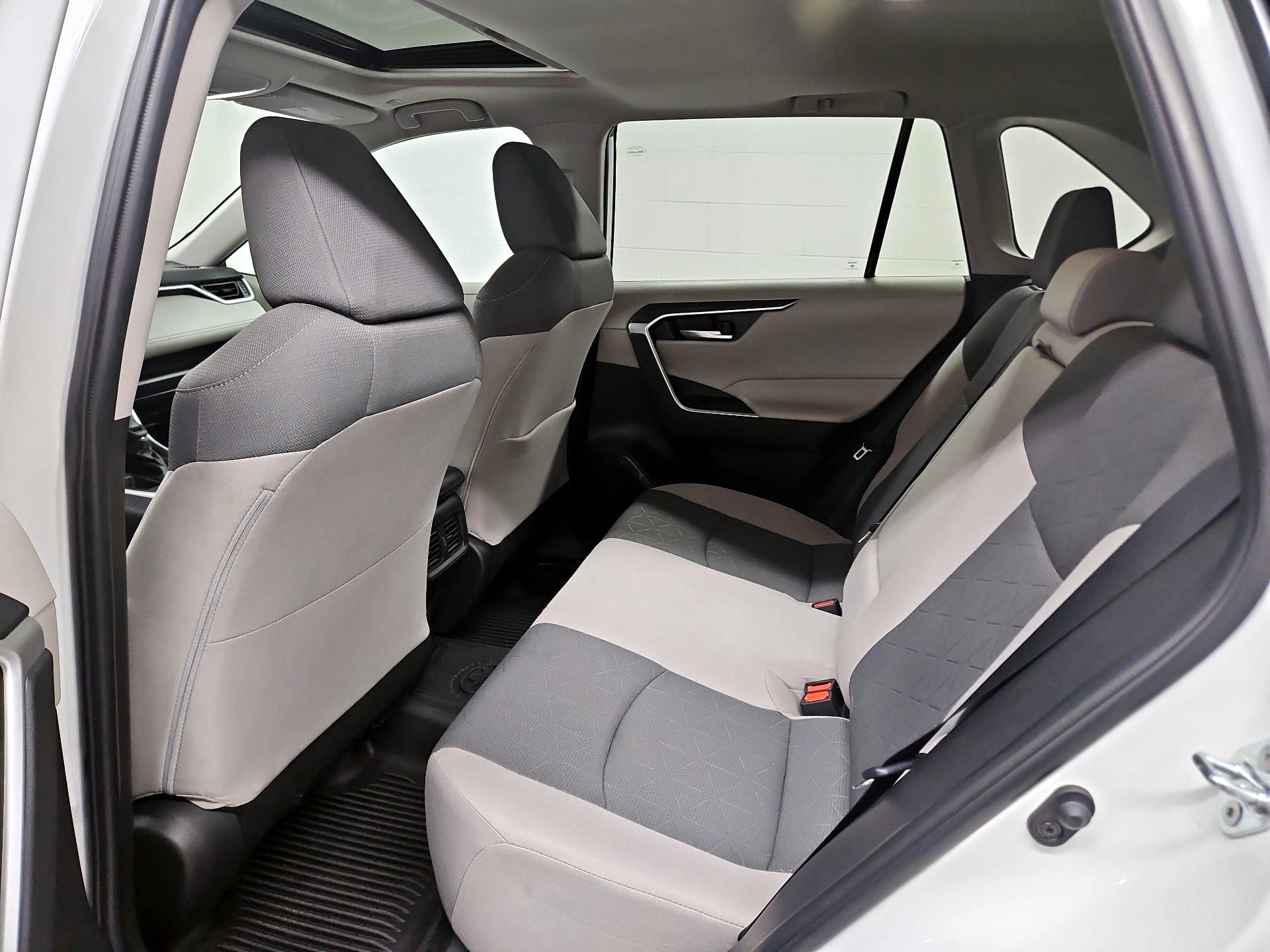 Thumbnail: 2023 Toyota RAV4 - 20