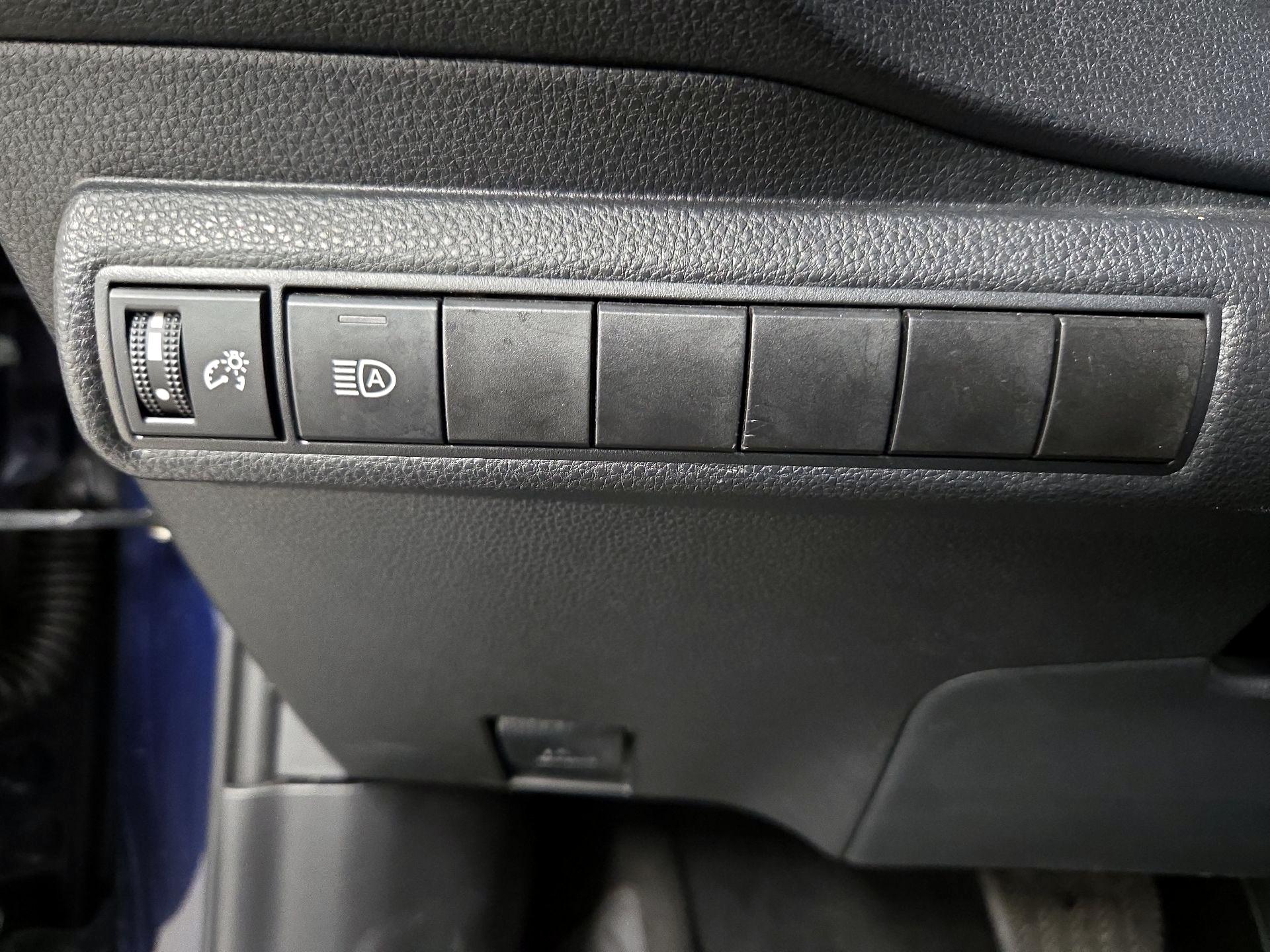 Thumbnail: 2023 Toyota Corolla - 13