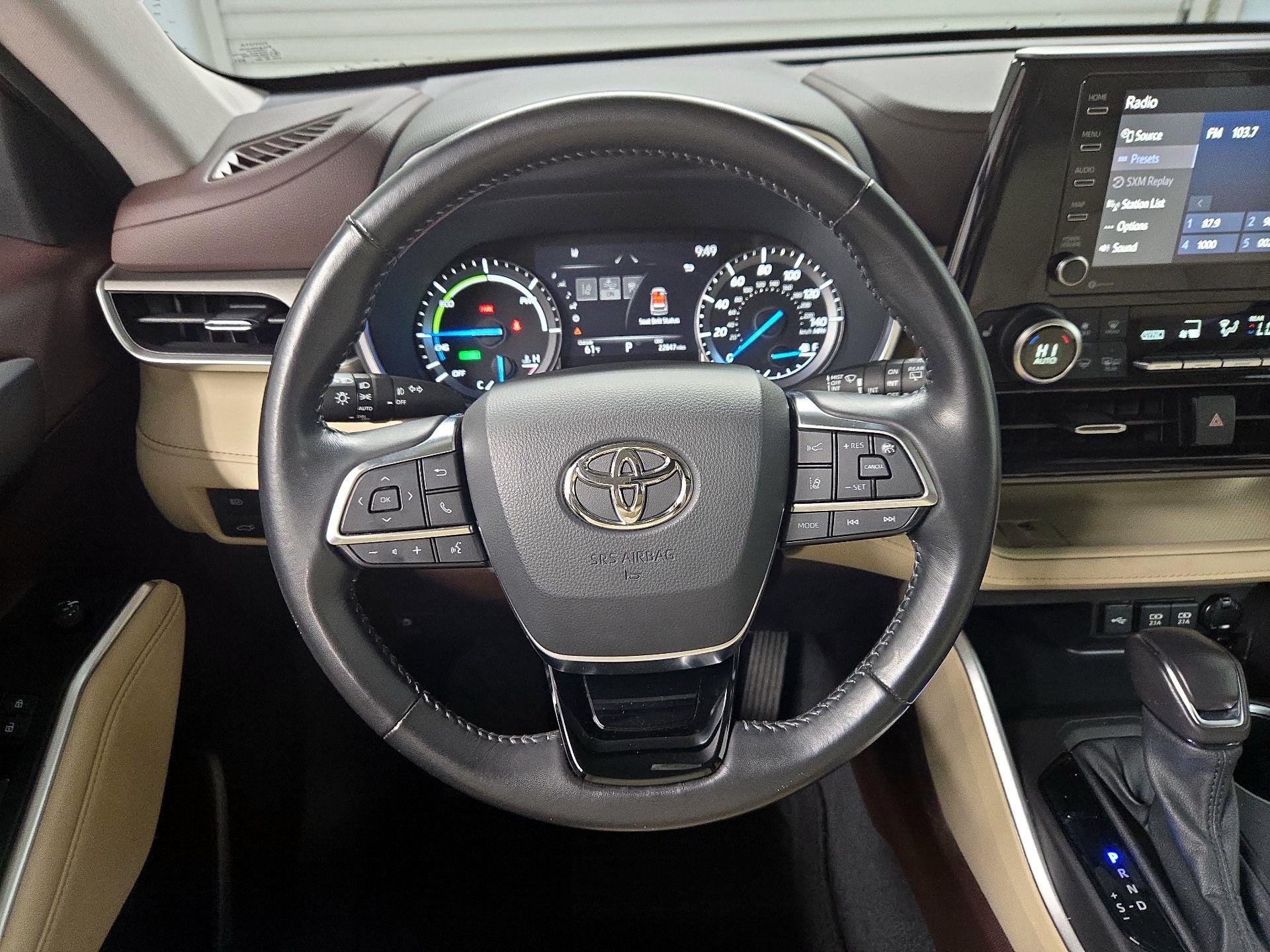 Thumbnail: 2021 Toyota Highlander - 10