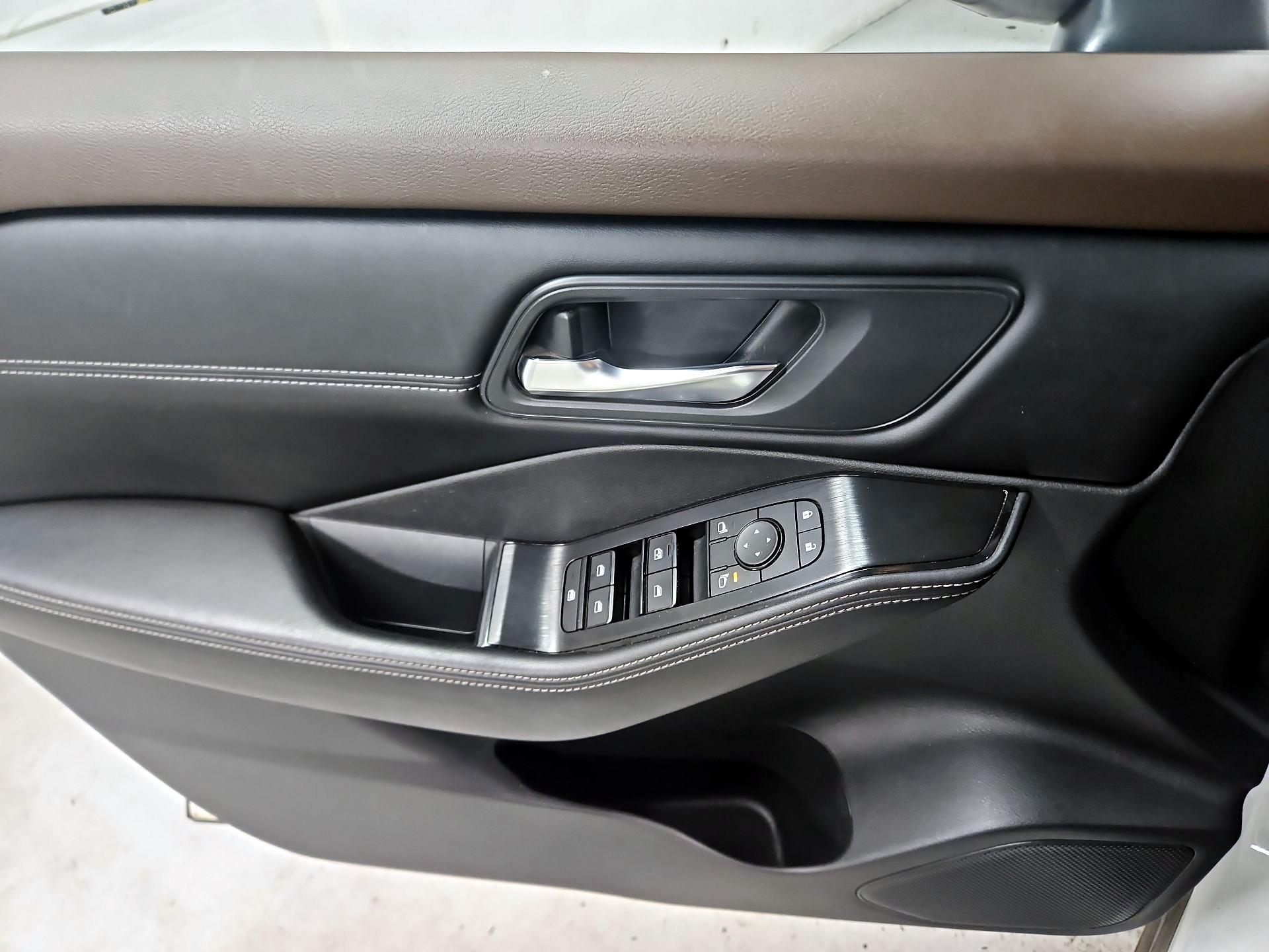 Thumbnail: 2023 Nissan Rogue - 12