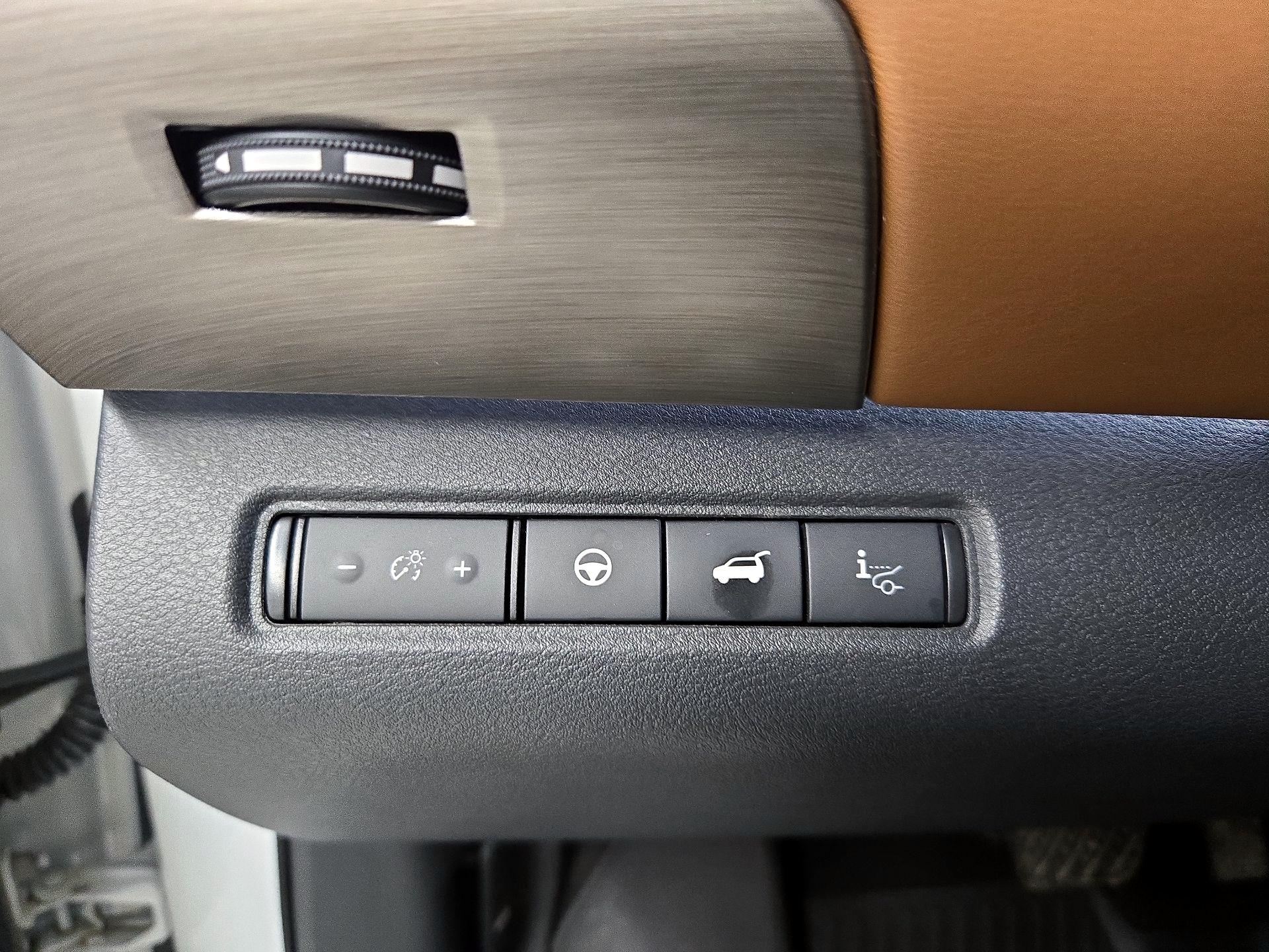 Thumbnail: 2023 Nissan Pathfinder - 13