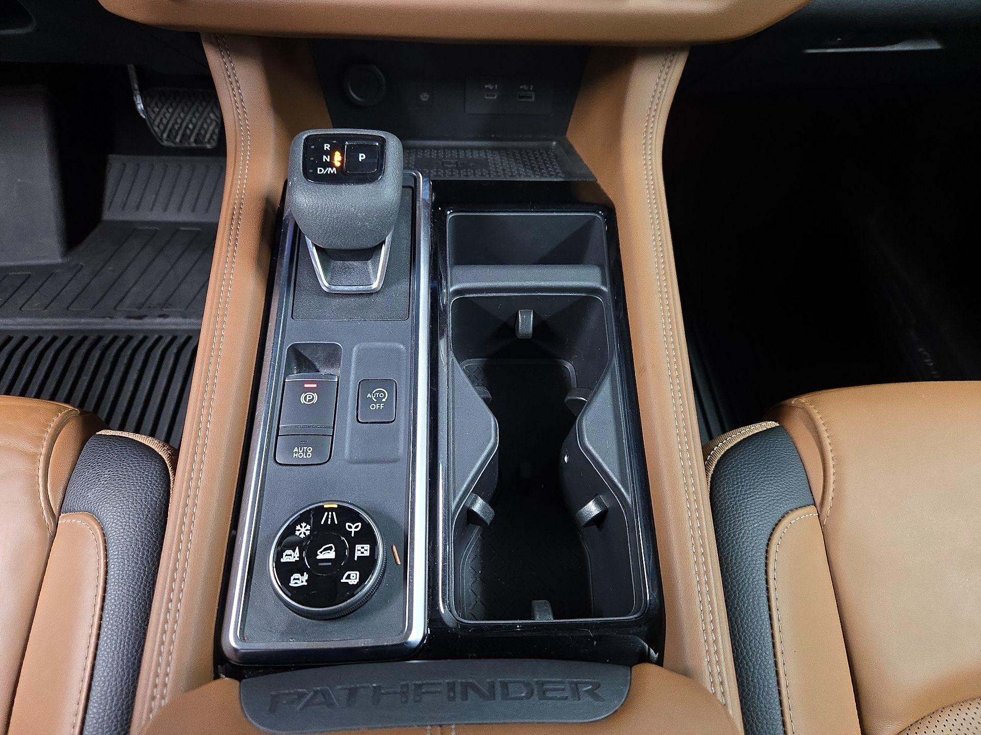 Thumbnail: 2023 Nissan Pathfinder - 18