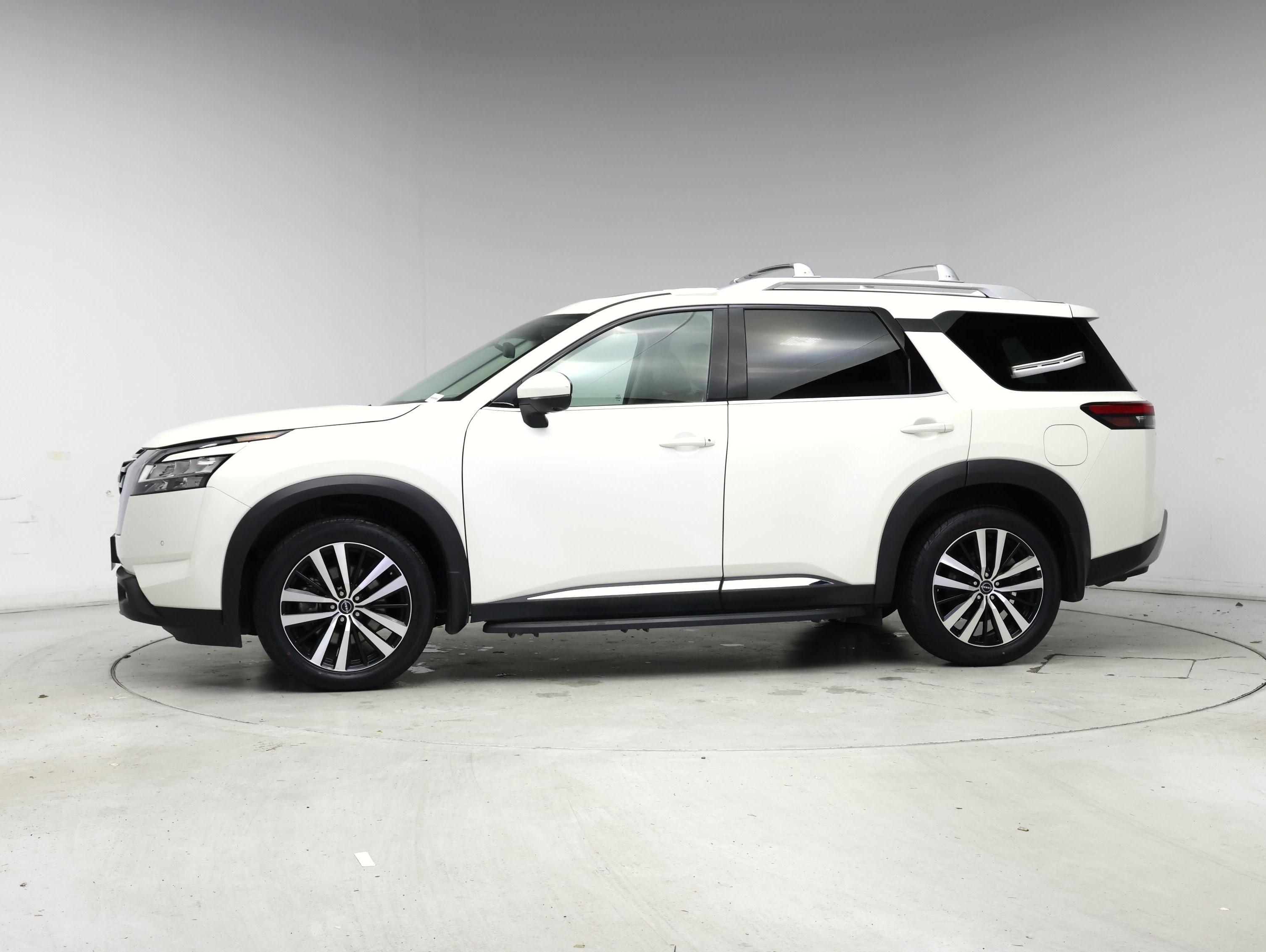 Thumbnail: 2023 Nissan Pathfinder - 3