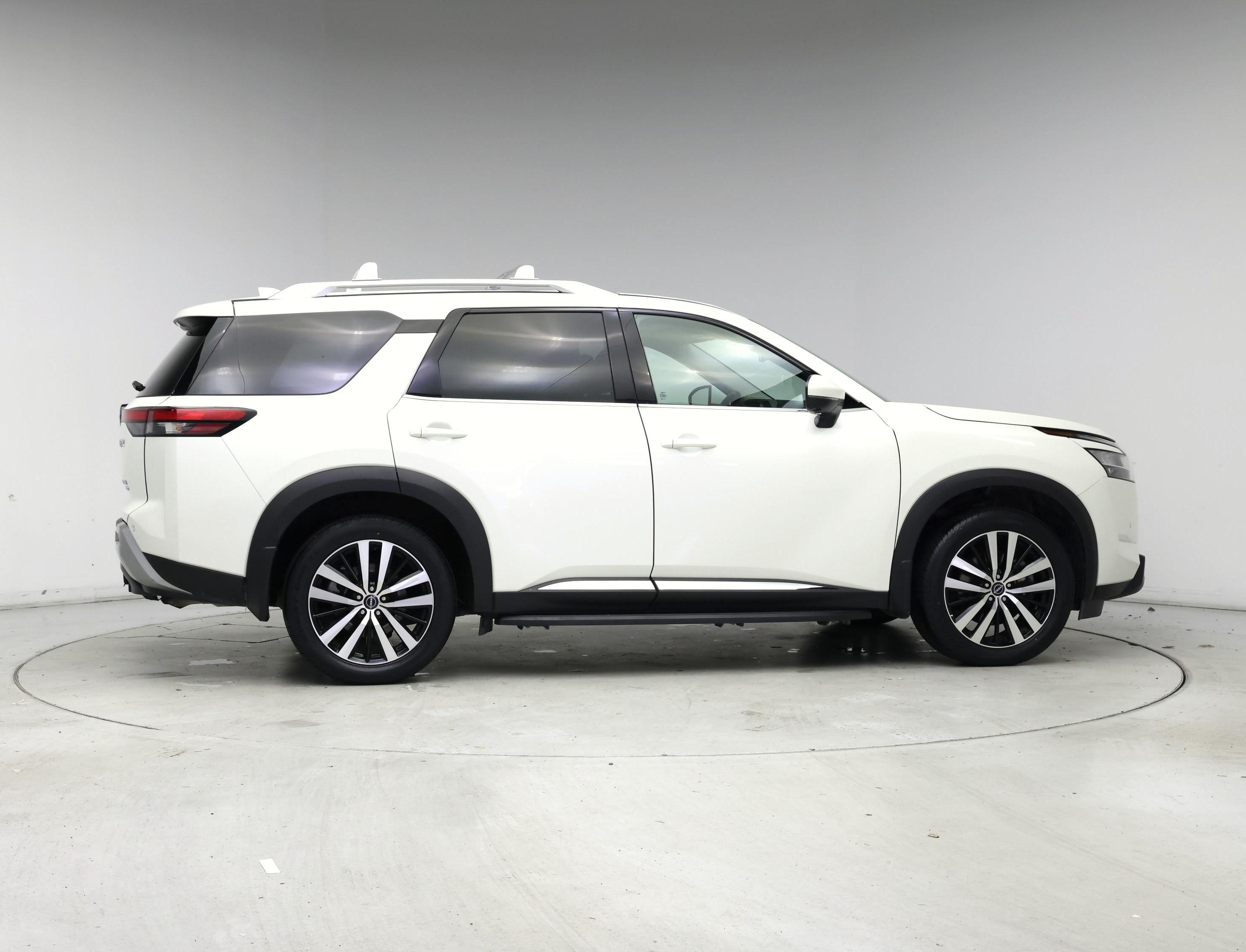 Thumbnail: 2023 Nissan Pathfinder - 7