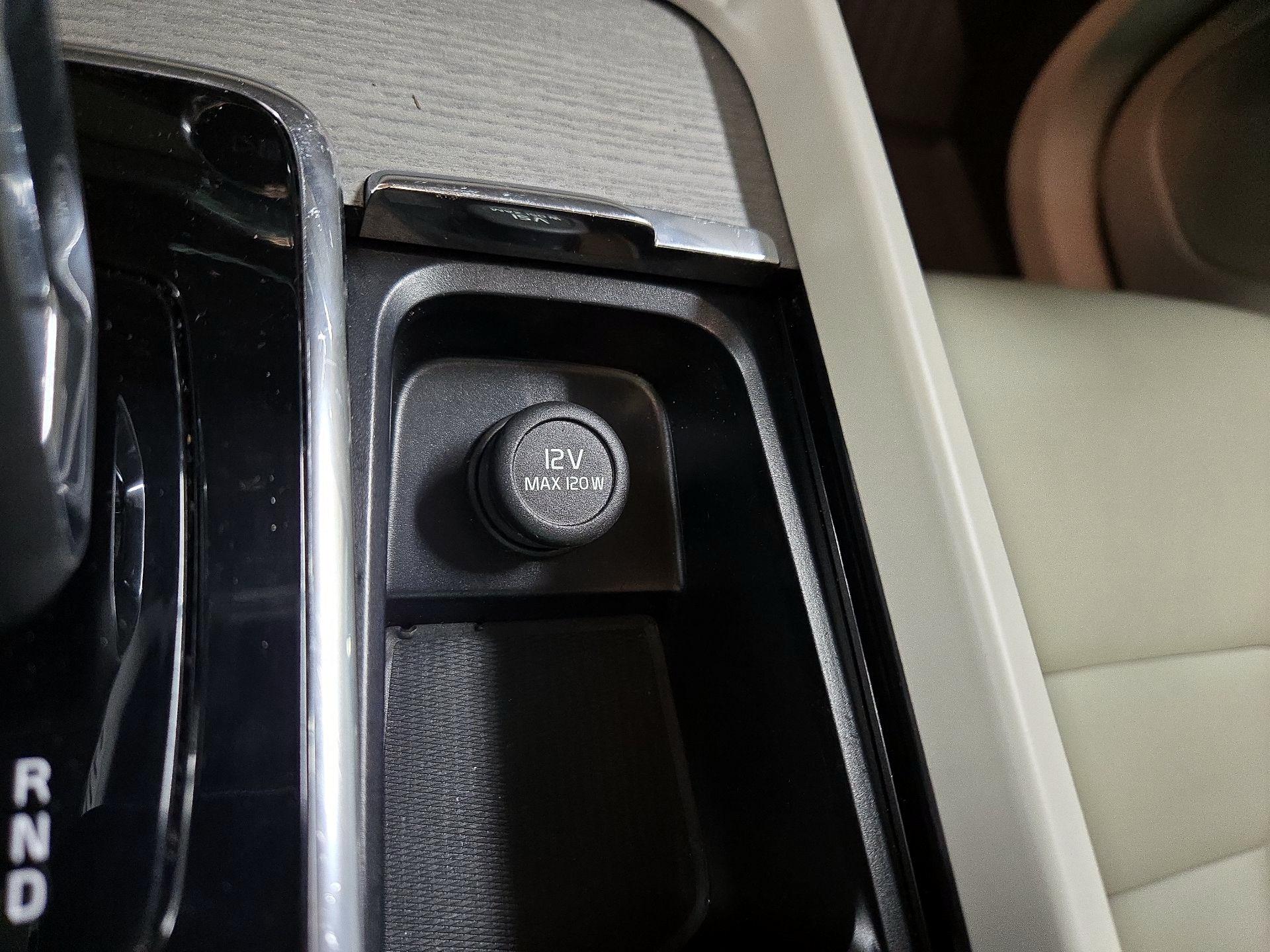 Thumbnail: 2023 Volvo XC60 - 18