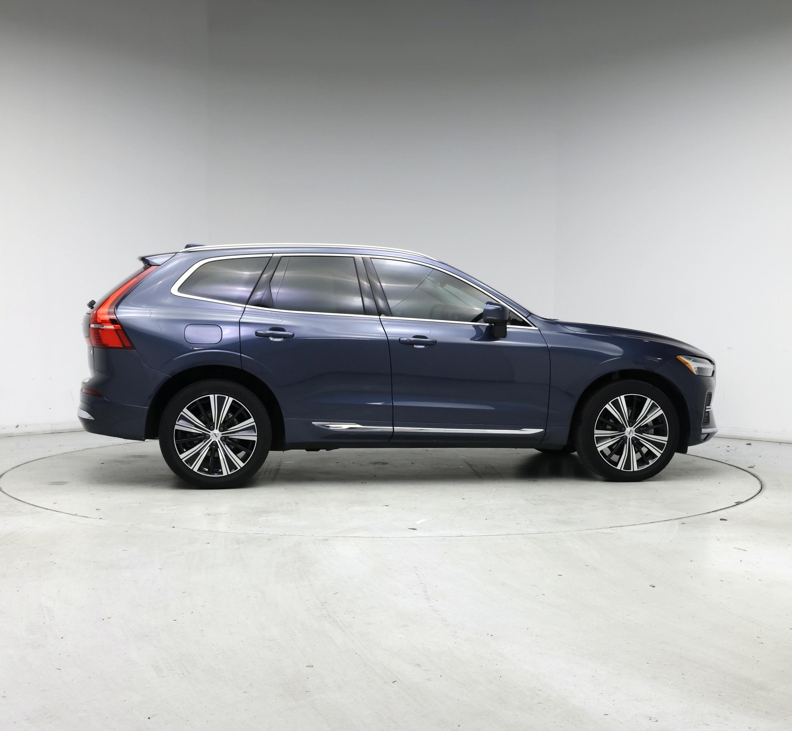 Thumbnail: 2023 Volvo XC60 - 7