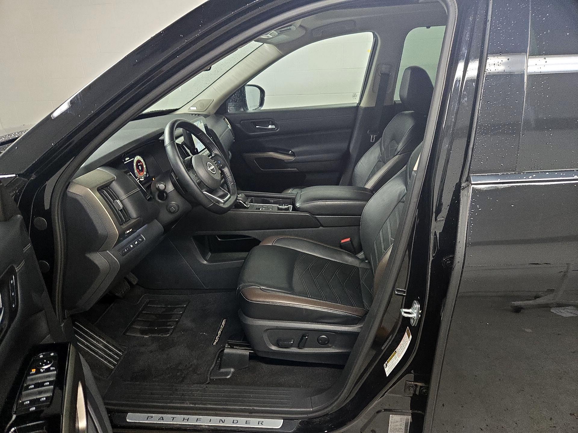 Thumbnail: 2023 Nissan Pathfinder - 11