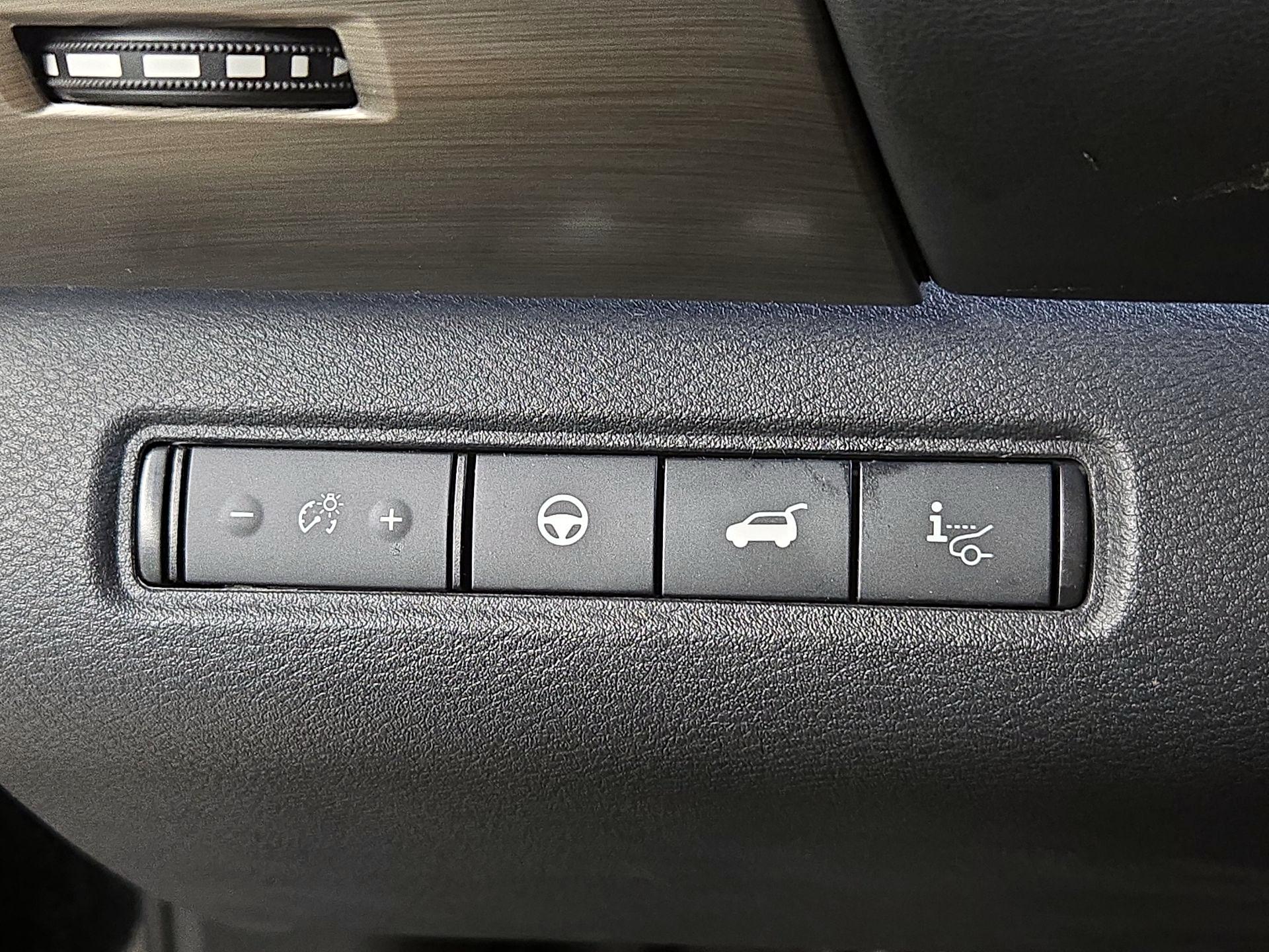 Thumbnail: 2023 Nissan Pathfinder - 13