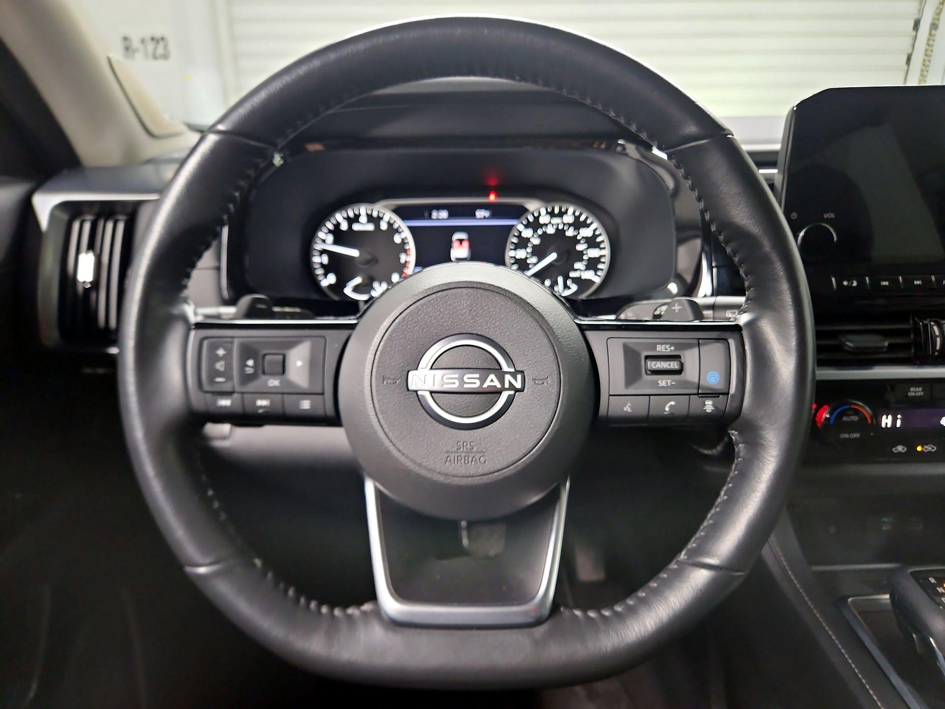 Thumbnail: 2023 Nissan Pathfinder - 10