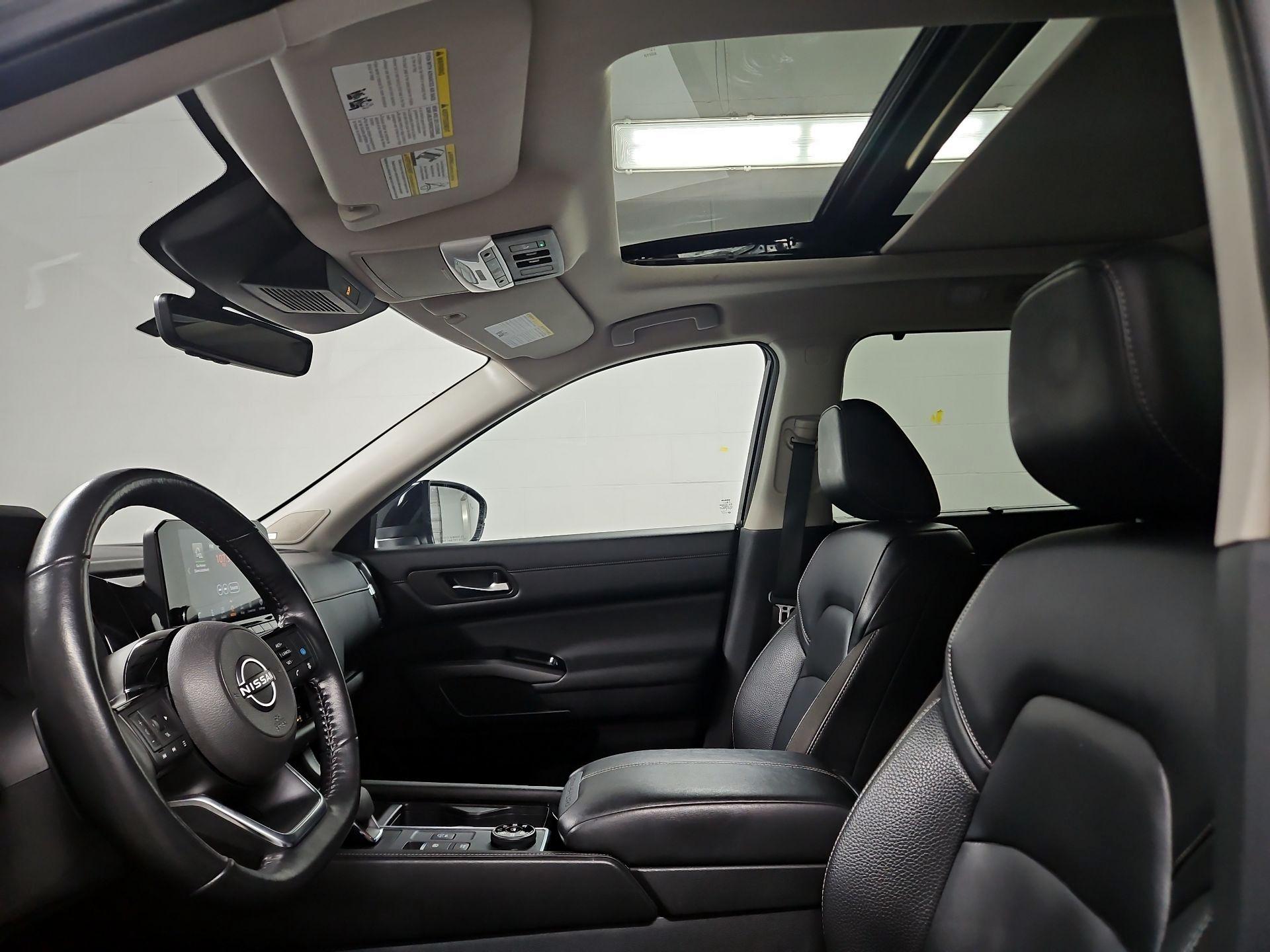 Thumbnail: 2023 Nissan Pathfinder - 20