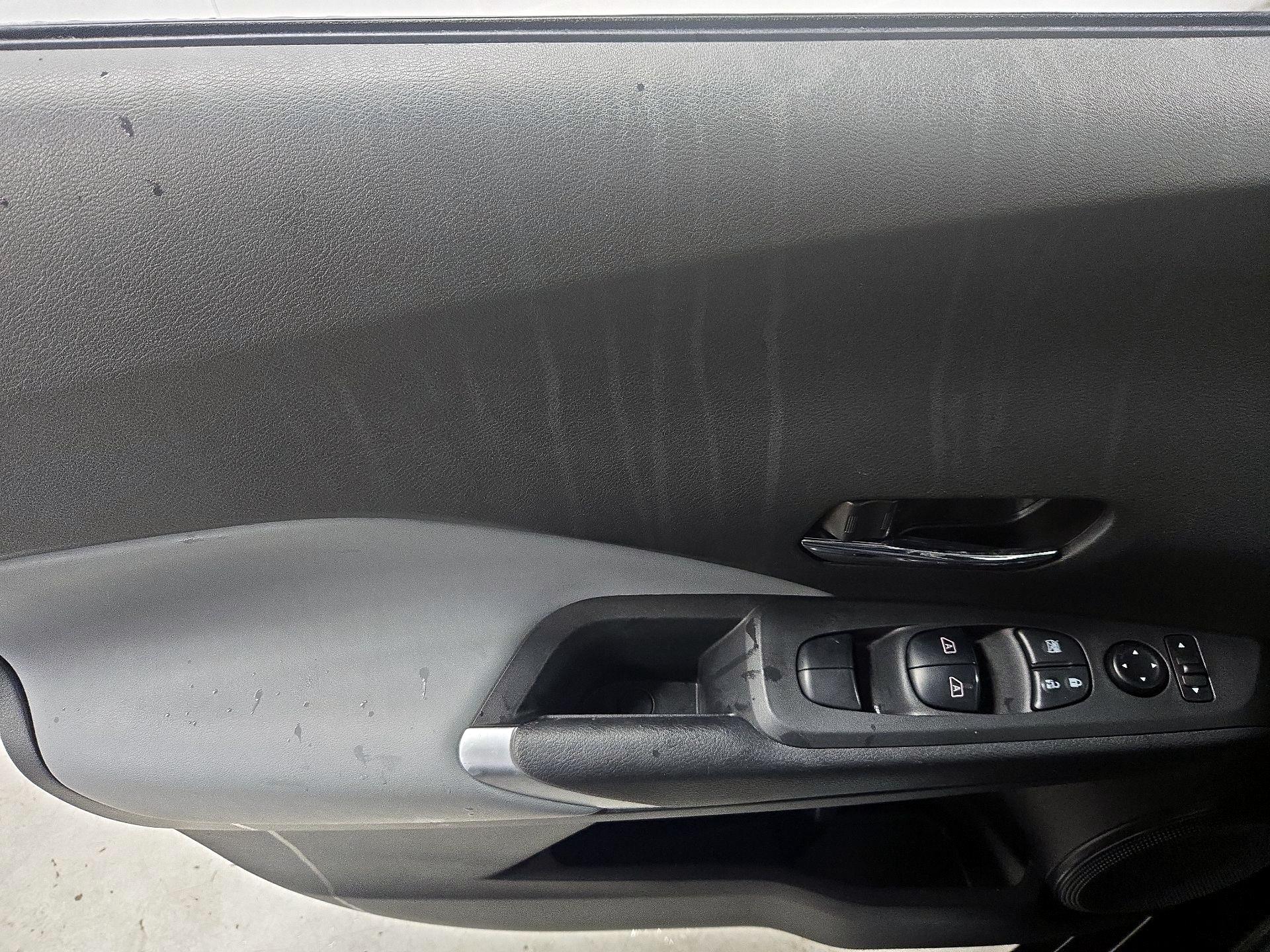 Thumbnail: 2023 Nissan Kicks - 12