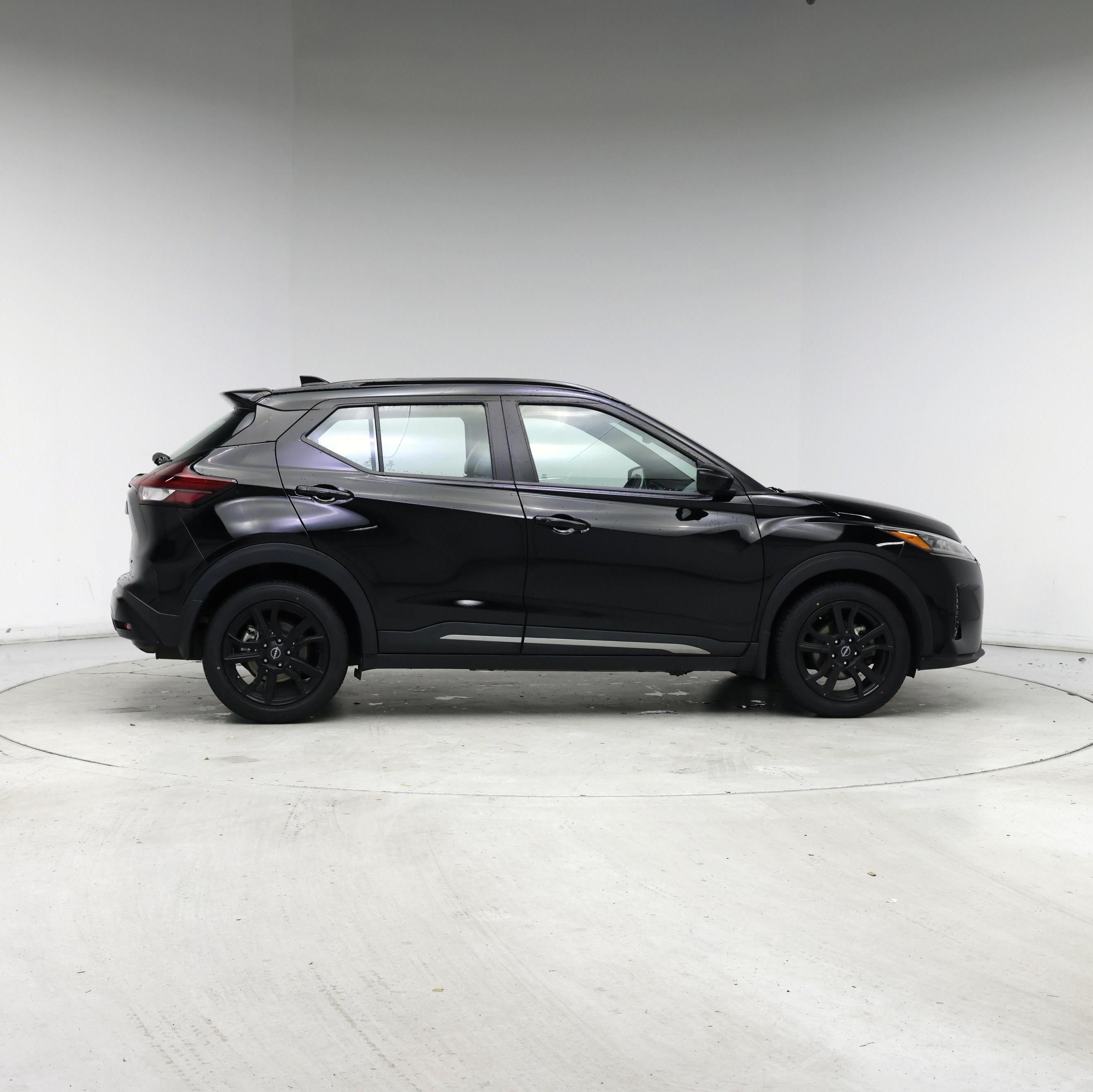 Thumbnail: 2023 Nissan Kicks - 7