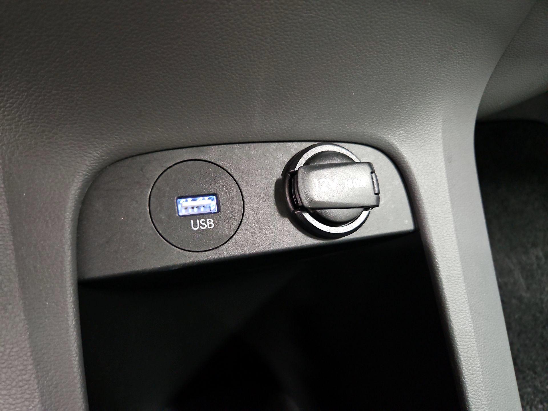 Thumbnail: 2023 Hyundai Ioniq 5 - 19