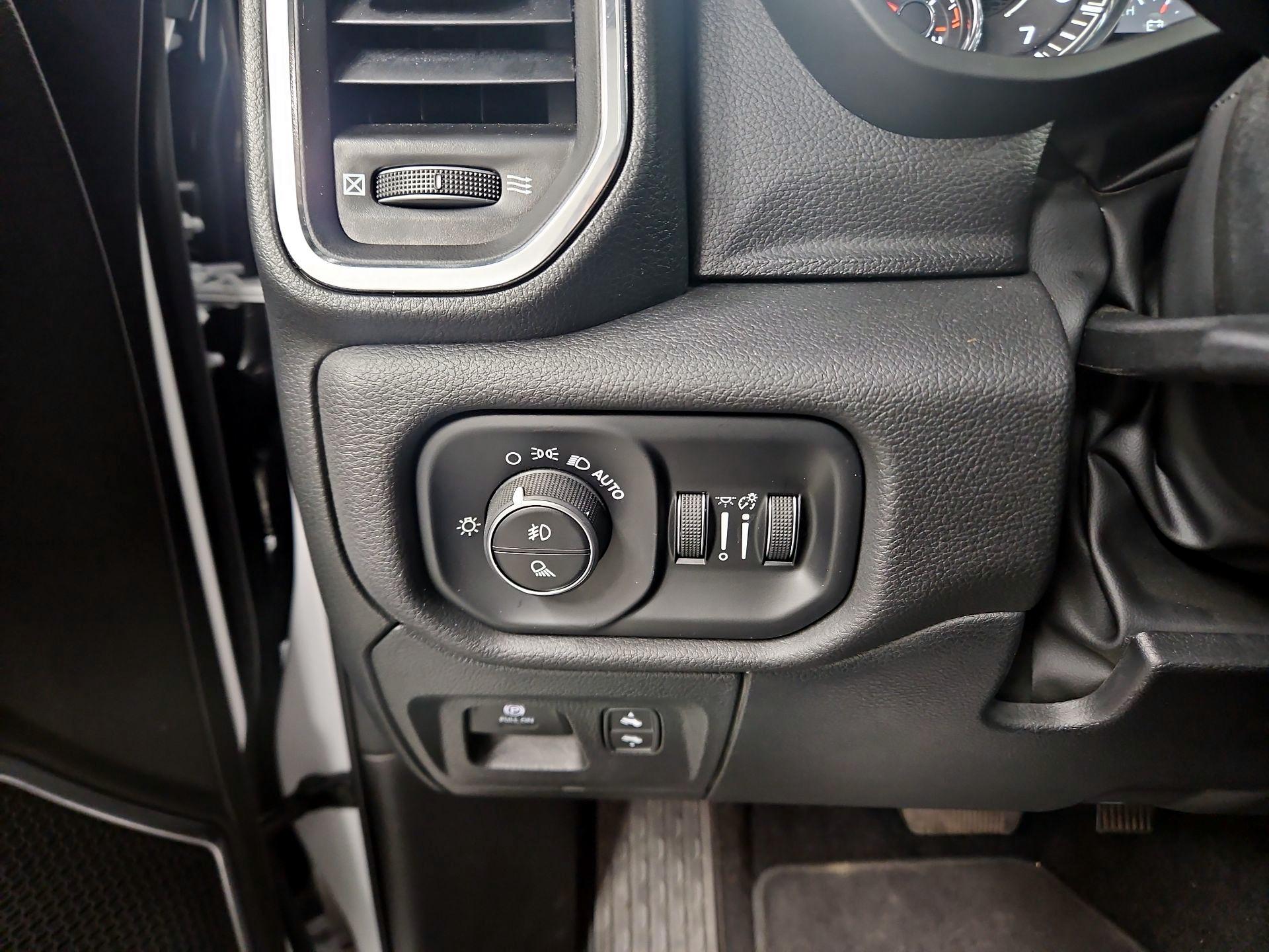 Thumbnail: 2025 RAM 1500 - 13