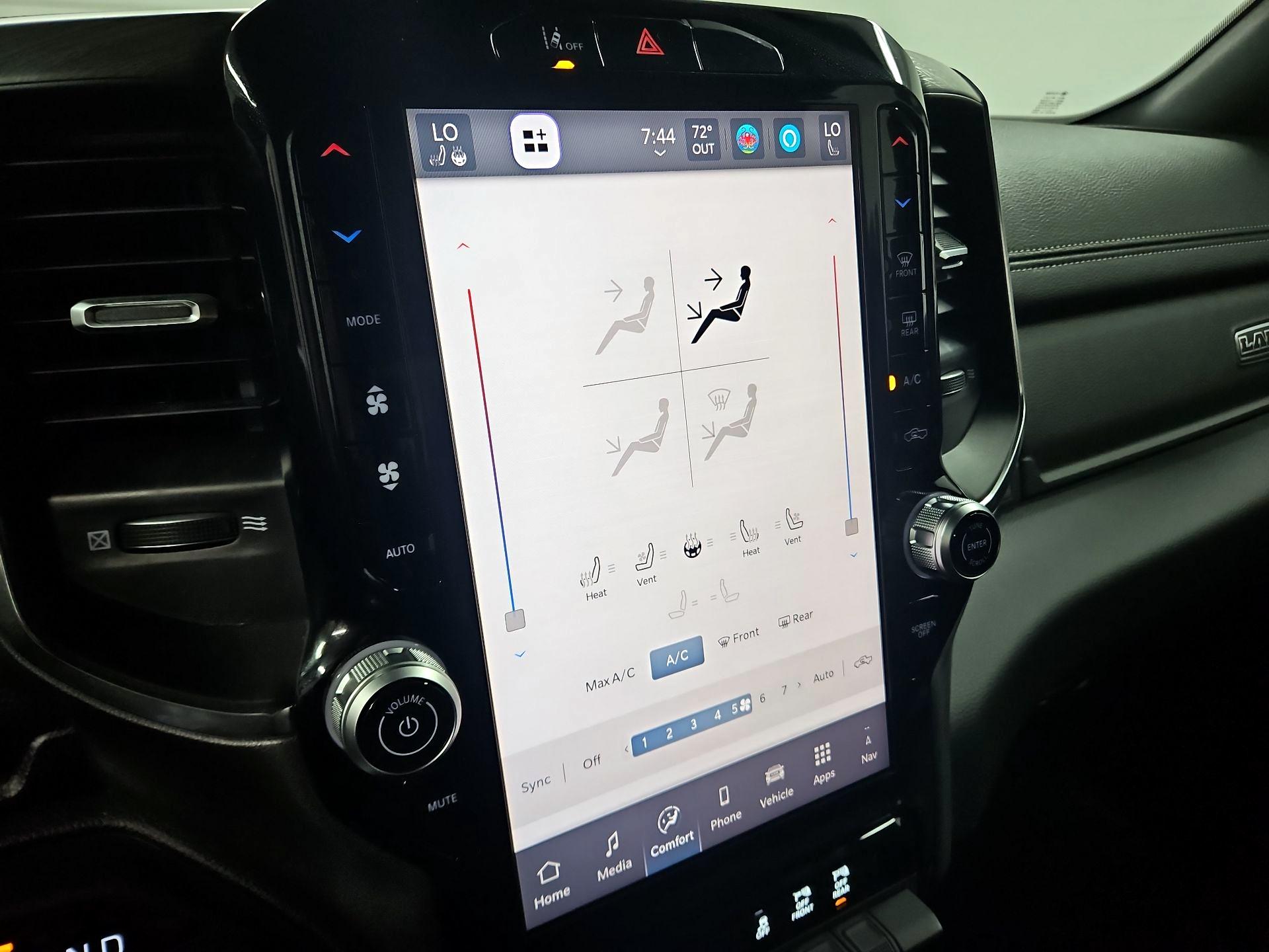 Thumbnail: 2025 RAM 1500 - 17