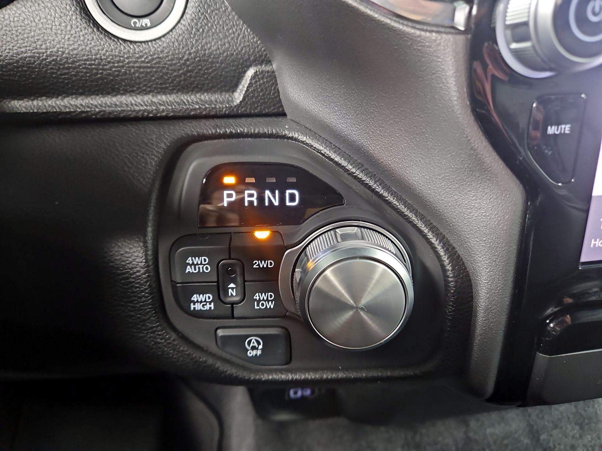 Thumbnail: 2025 RAM 1500 - 18