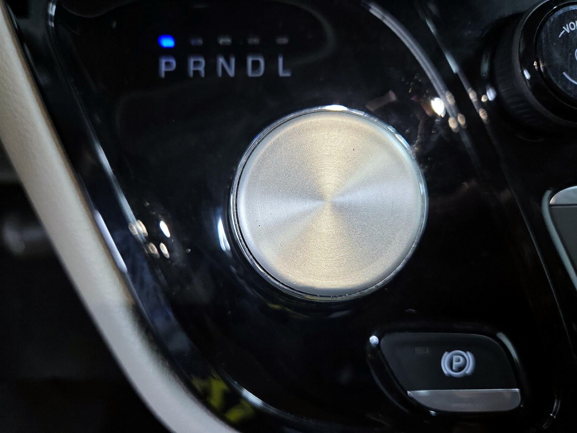 Thumbnail: 2023 Chrysler Pacifica - 17