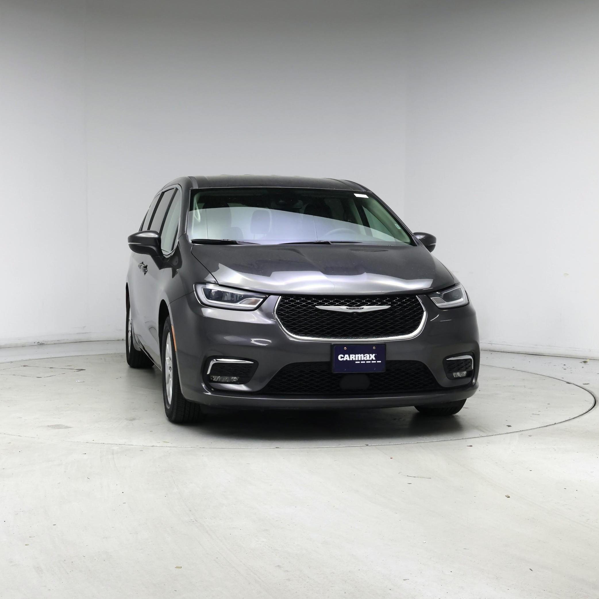 Thumbnail: 2023 Chrysler Pacifica - 5