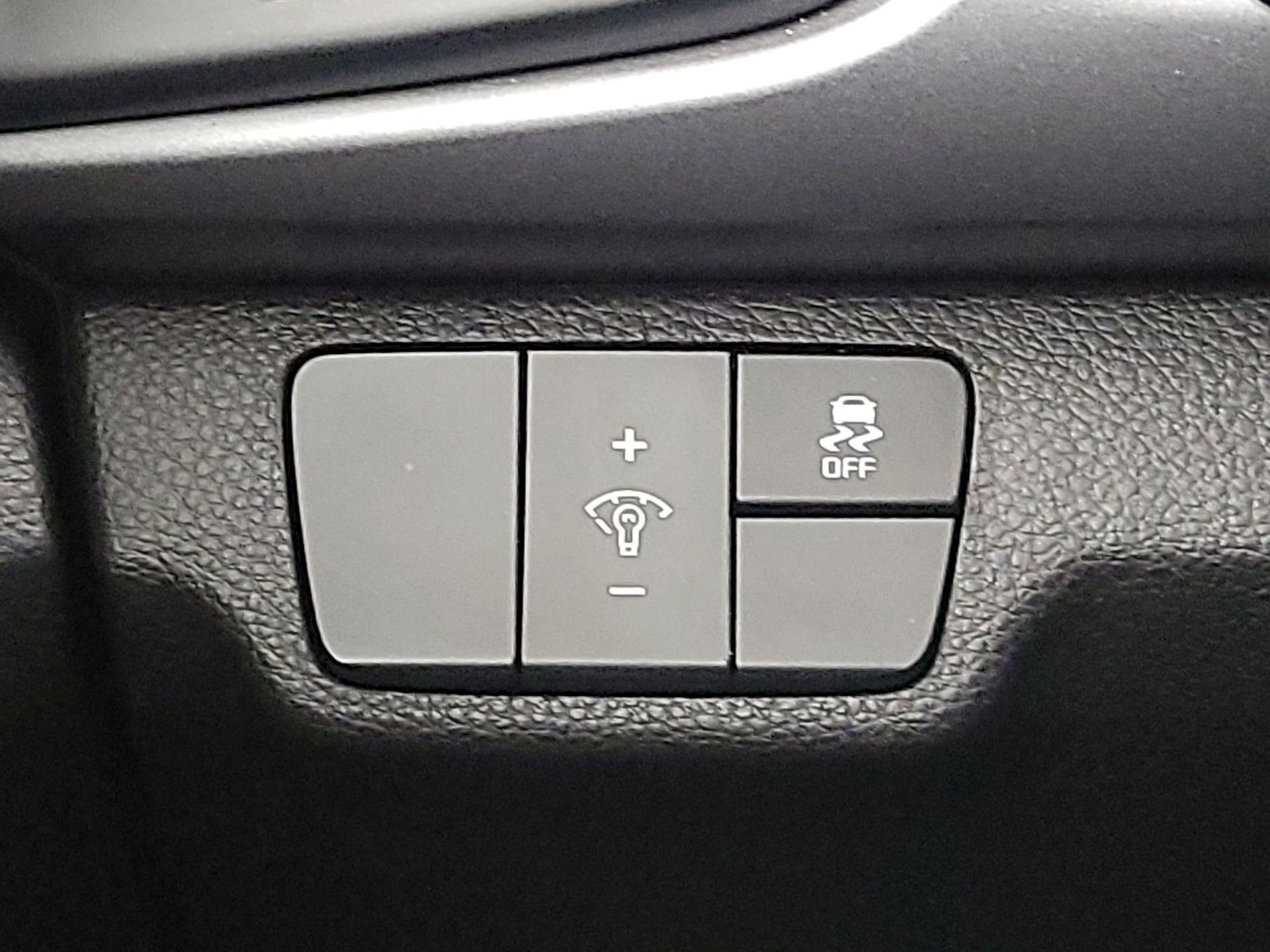 Thumbnail: 2023 Kia Rio - 13