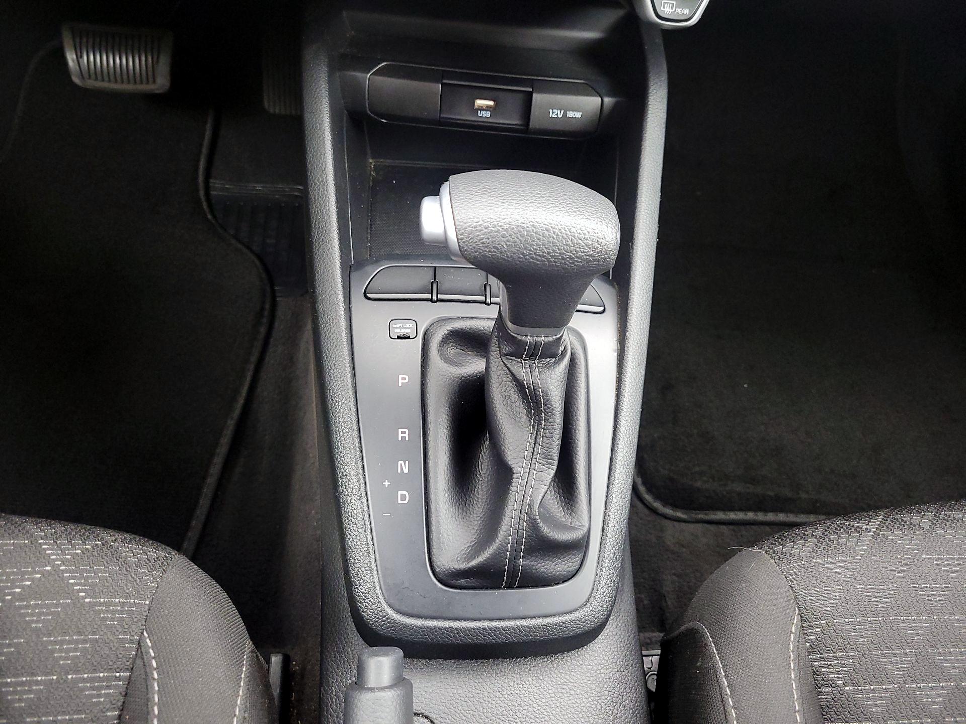 Thumbnail: 2023 Kia Rio - 17