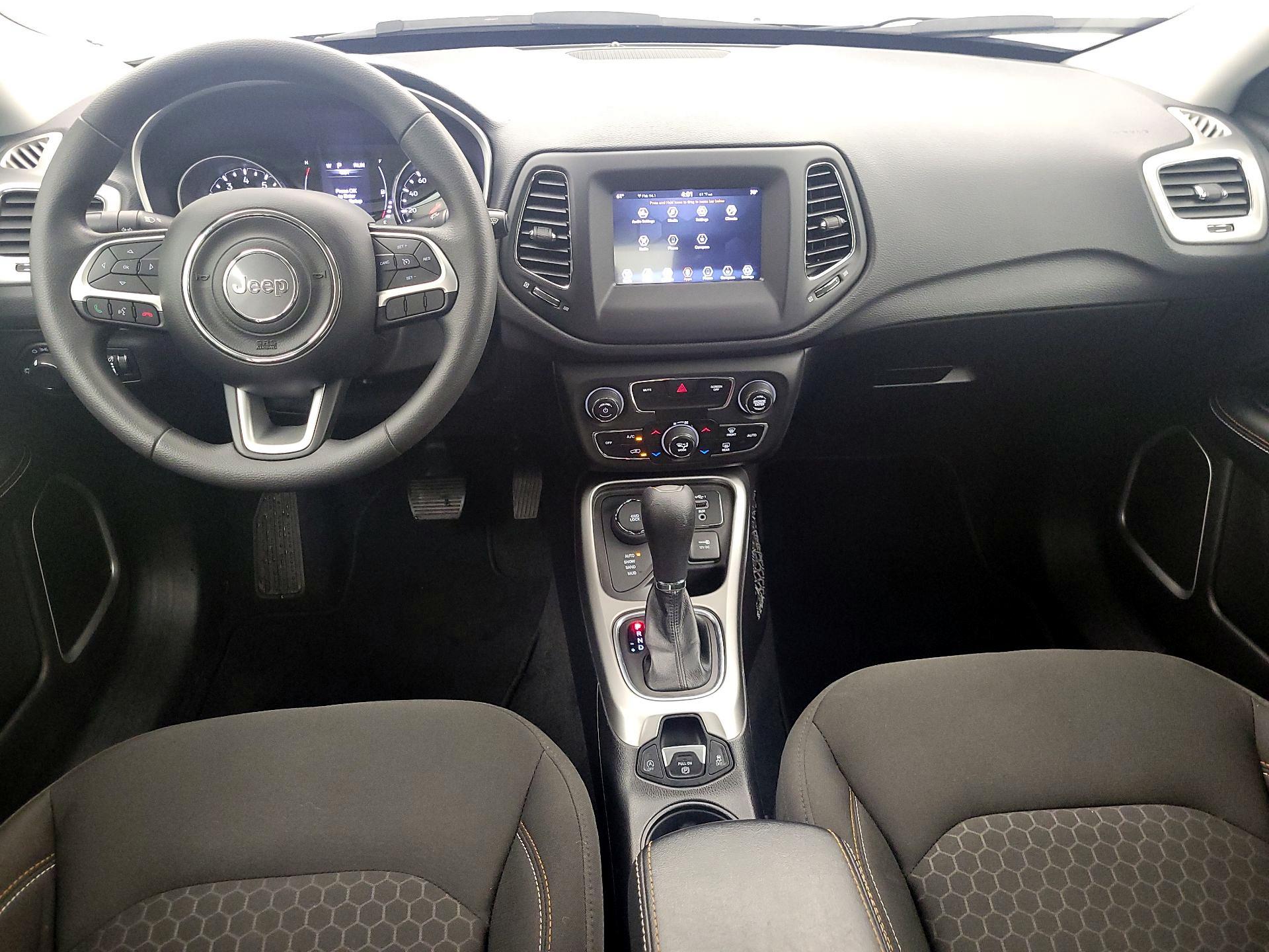 Thumbnail: 2020 Jeep Compass - 9