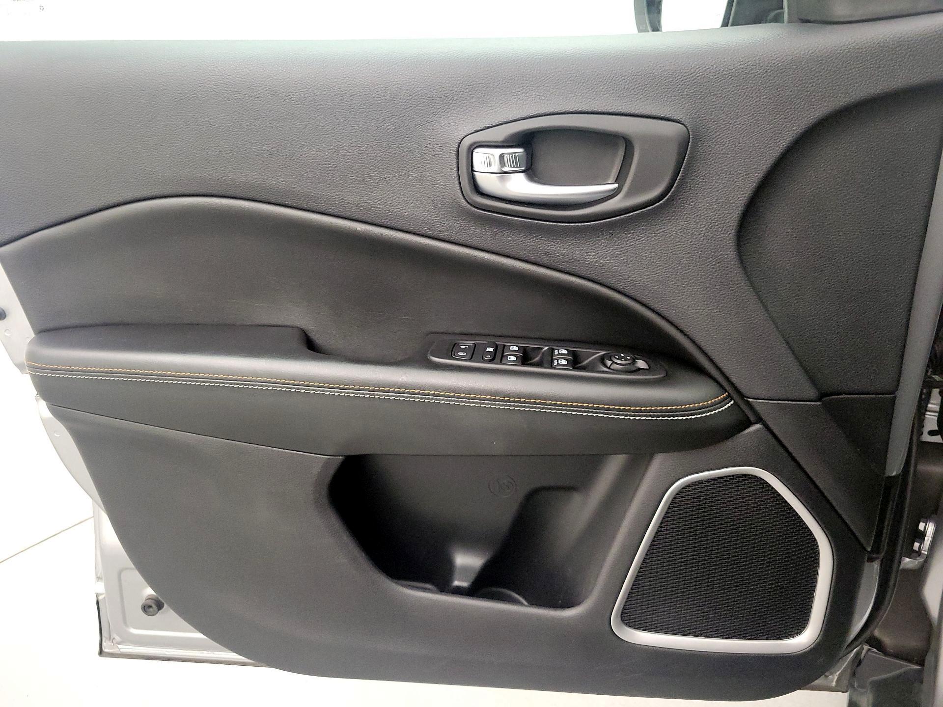 Thumbnail: 2020 Jeep Compass - 12