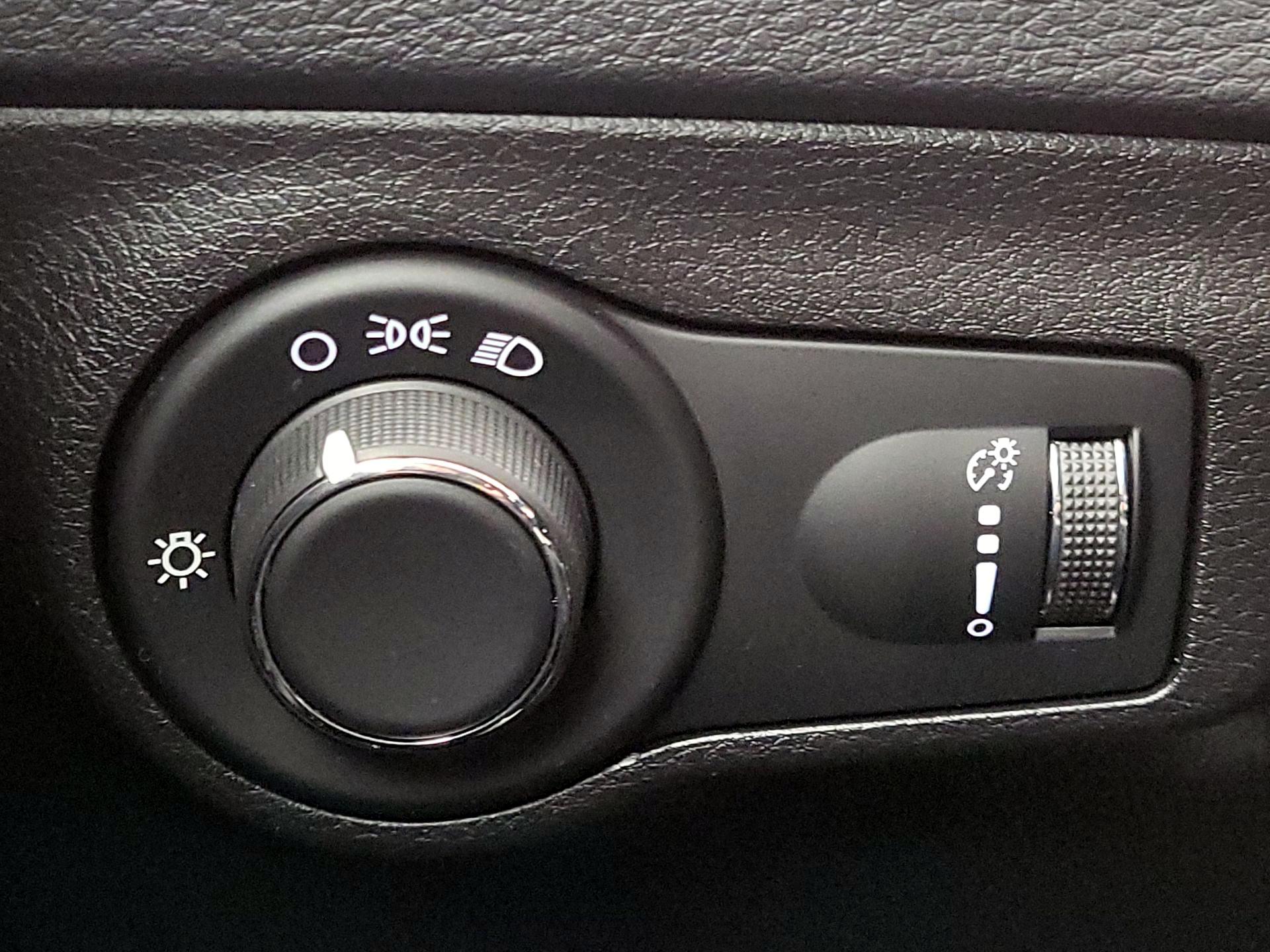 Thumbnail: 2020 Jeep Compass - 13