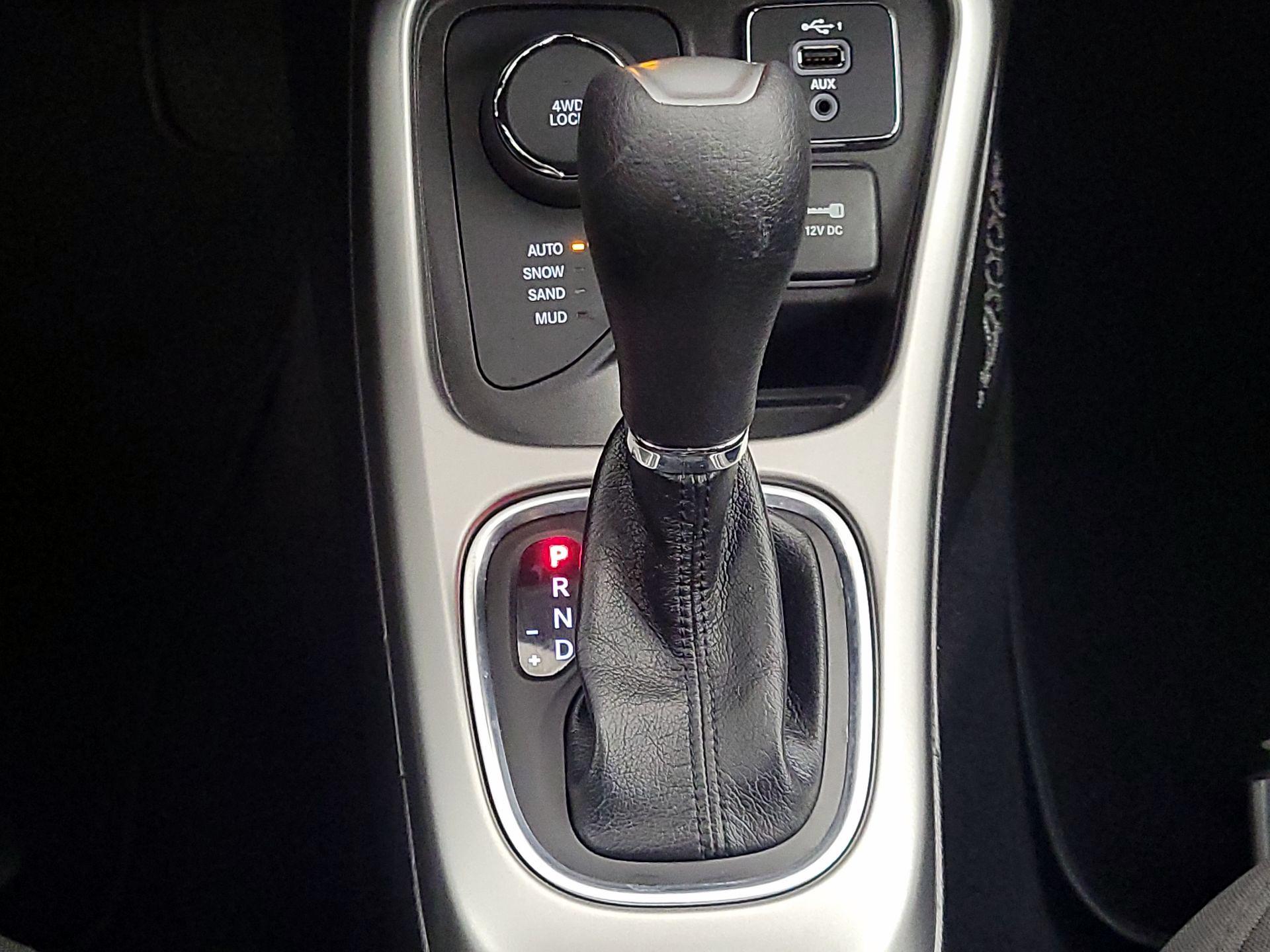 Thumbnail: 2020 Jeep Compass - 17